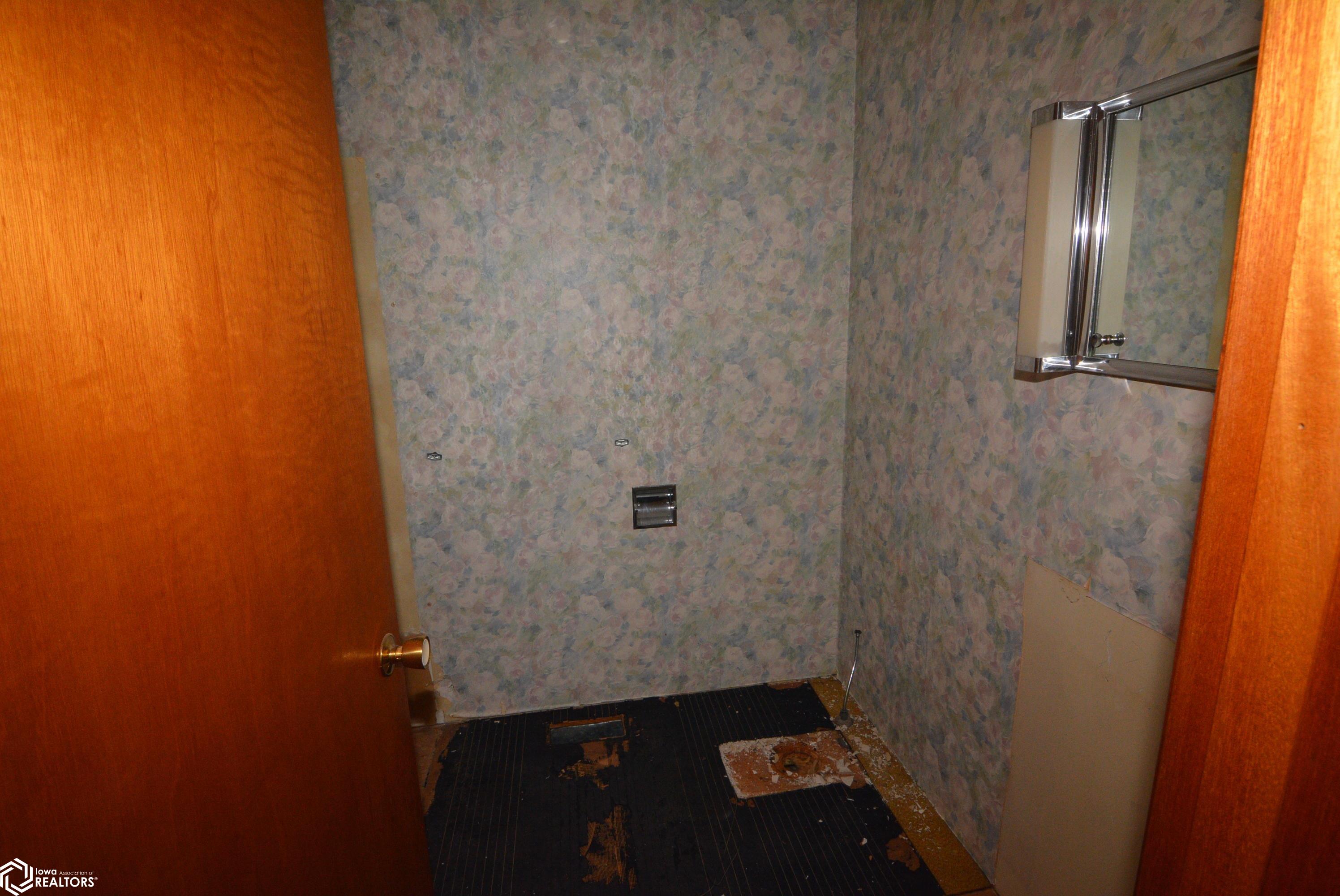 309 Strait, Gilman, Iowa 50106, 5 Bedrooms Bedrooms, ,2 BathroomsBathrooms,Single Family,For Sale,Strait,6313561
