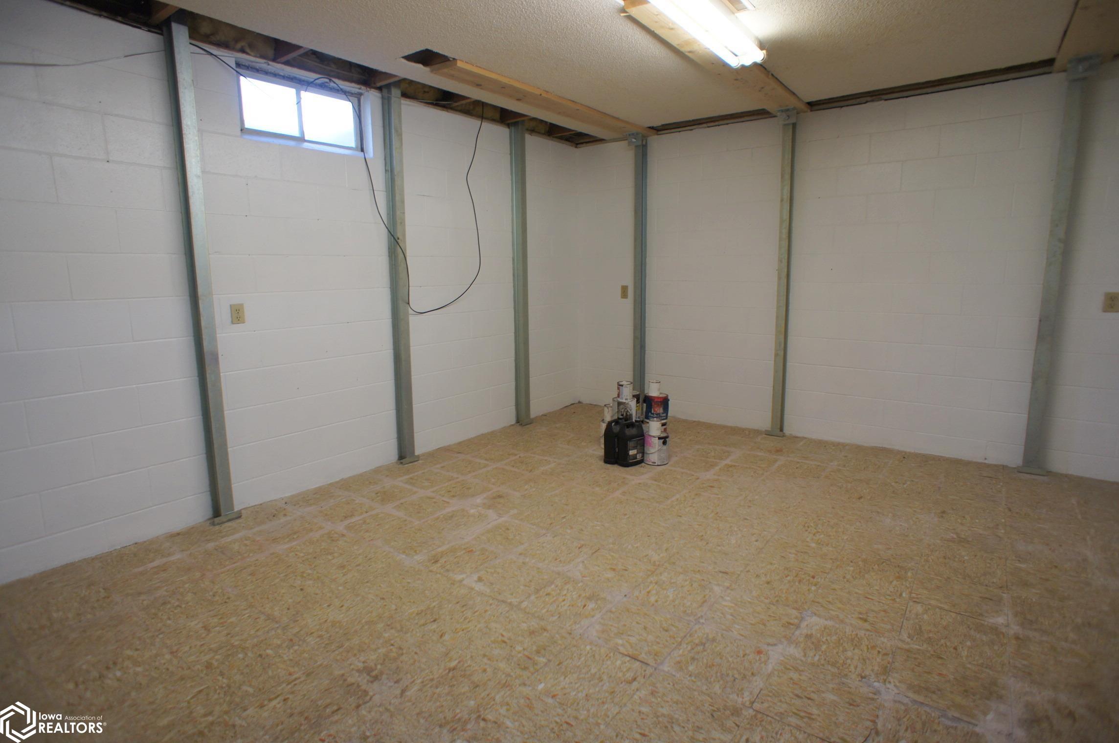 901 Beach Street, Webster City, Iowa image 32