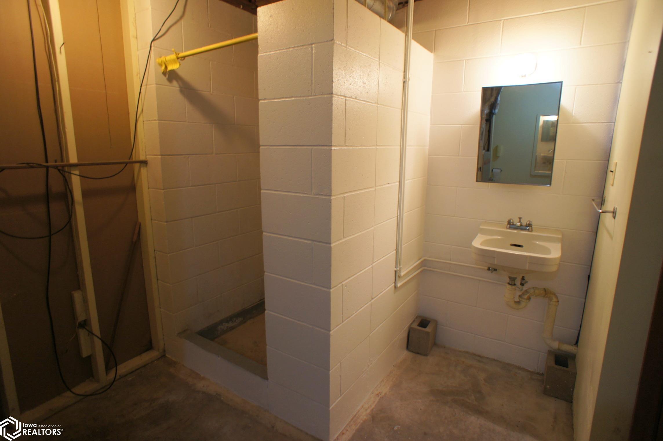 901 Beach Street, Webster City, Iowa image 37