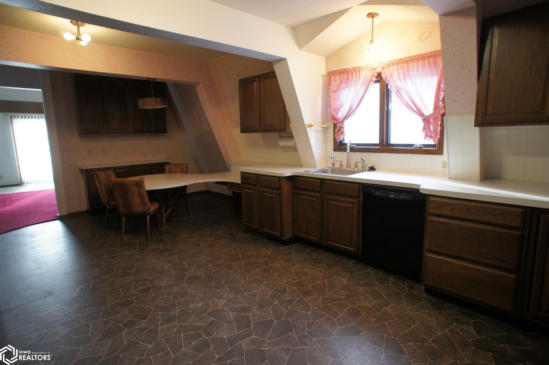 901 Beach Street, Webster City, Iowa image 10