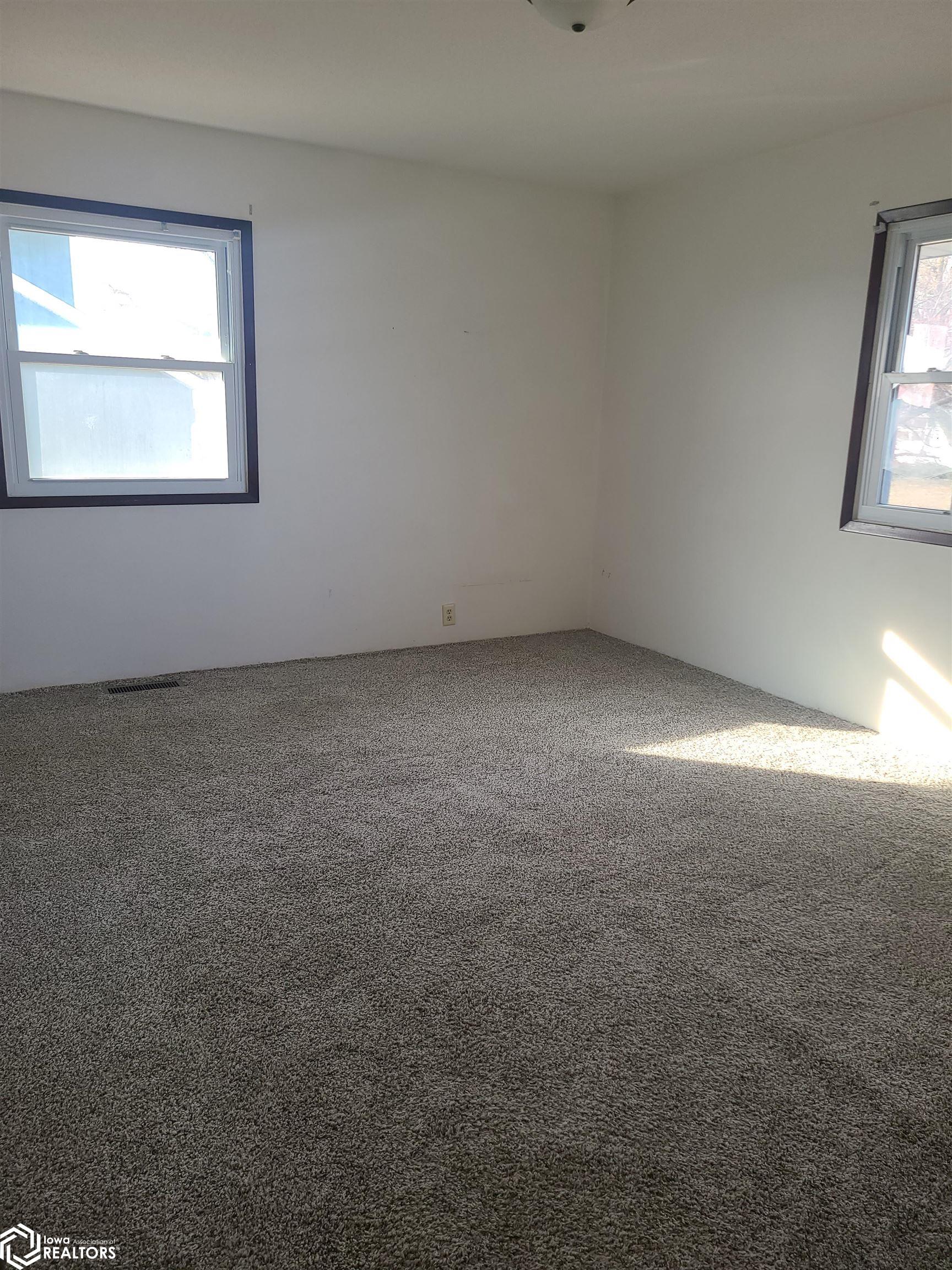 1007 E Monroe Street, Mount Ayr, Iowa image 10
