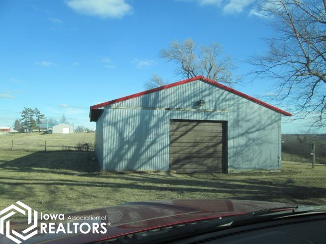 31960 570th Street, Chariton, Iowa image 2