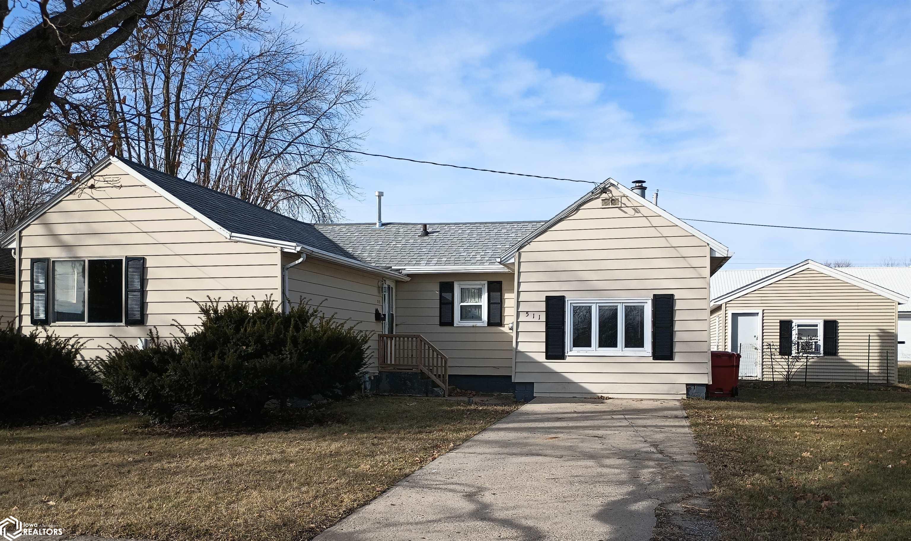 511 5th St Sw, Hampton, Iowa image 1