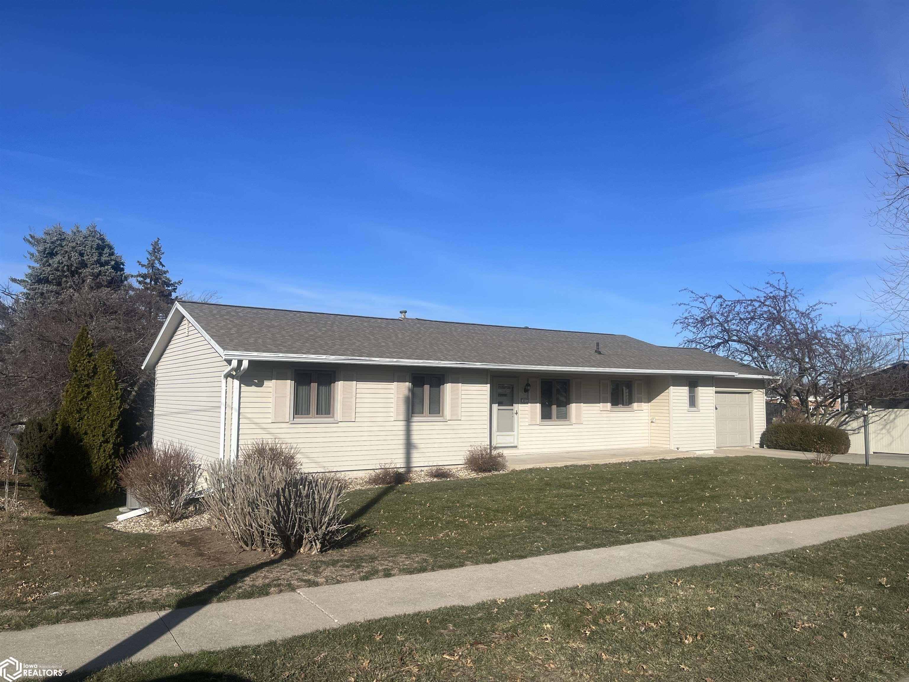 405 Olive, Marshalltown, Iowa 50158, 4 Bedrooms Bedrooms, ,1 BathroomBathrooms,Single Family,For Sale,Olive,6314641