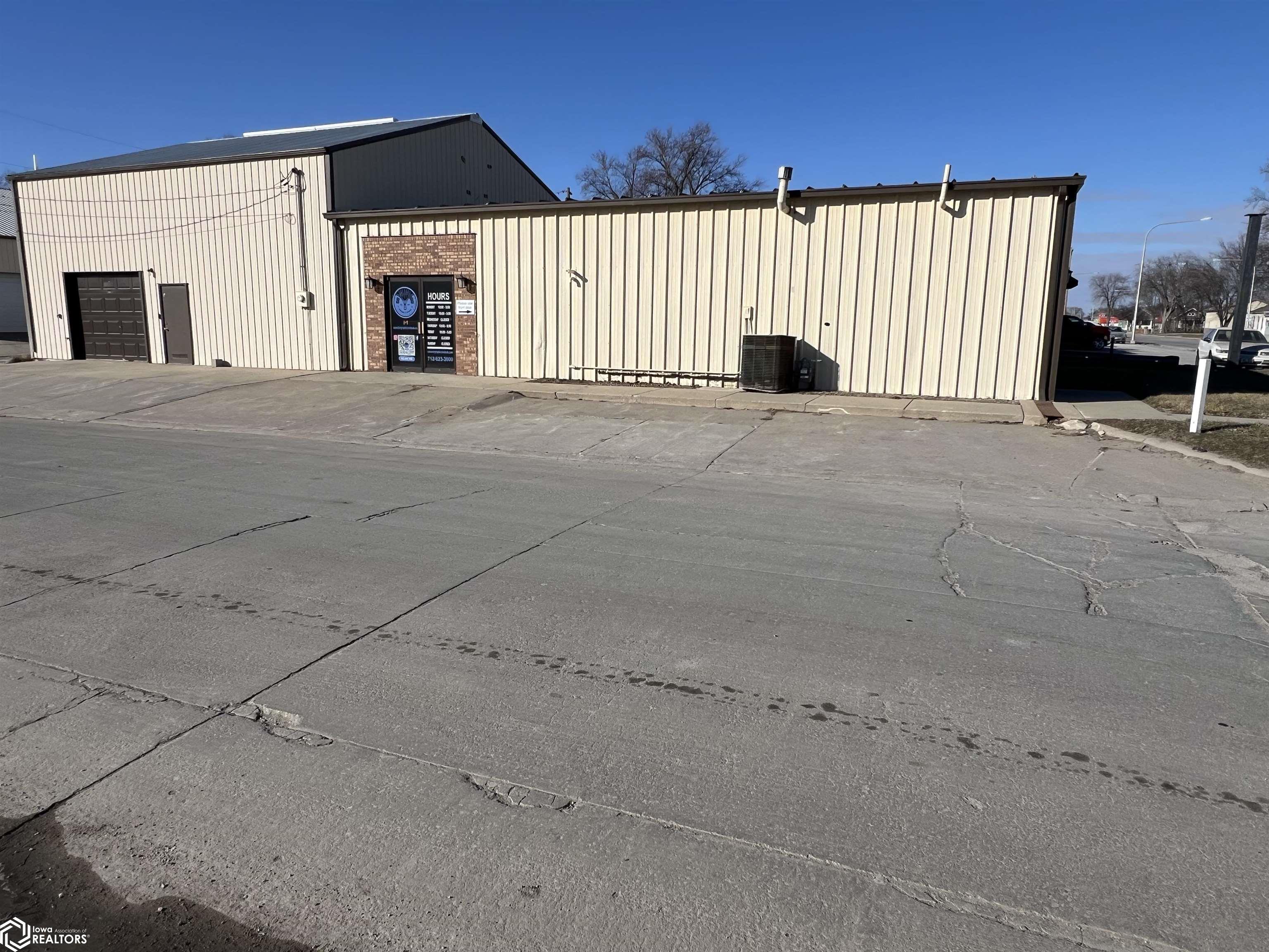 101 Broadway, Red Oak, Iowa 51566, ,Commercial (5+ Units),For Sale,Broadway,6314763
