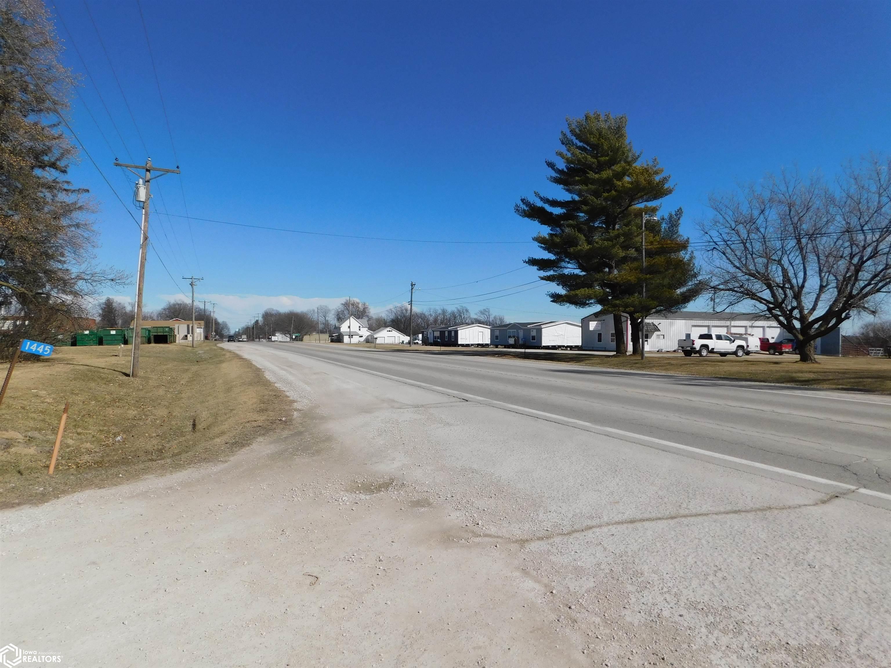 looking East on Hwy 34/25