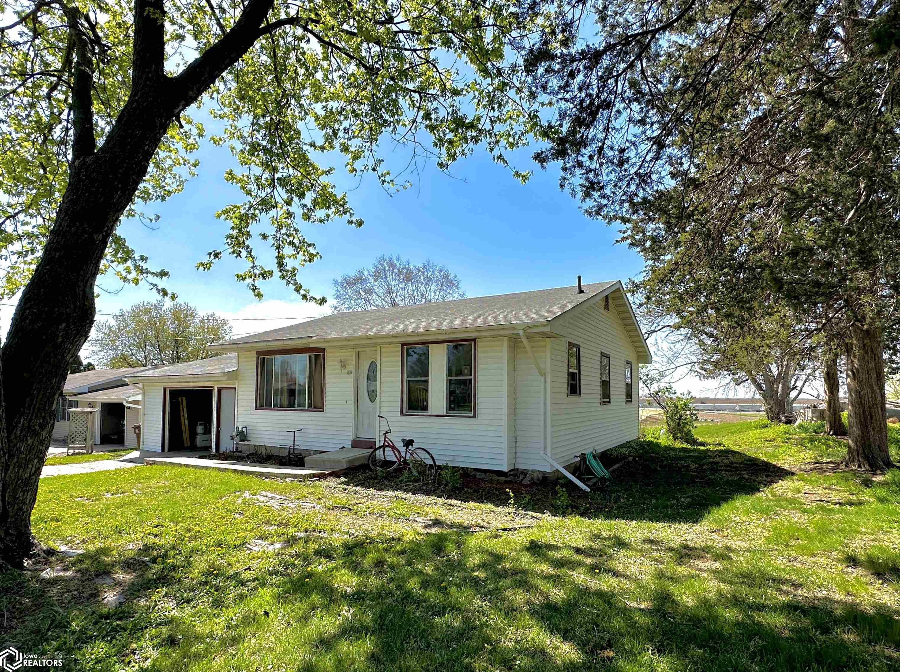 1814 3rd, Grinnell, Iowa 50112, 3 Bedrooms Bedrooms, ,1 BathroomBathrooms,Single Family,For Sale,3rd,6315014