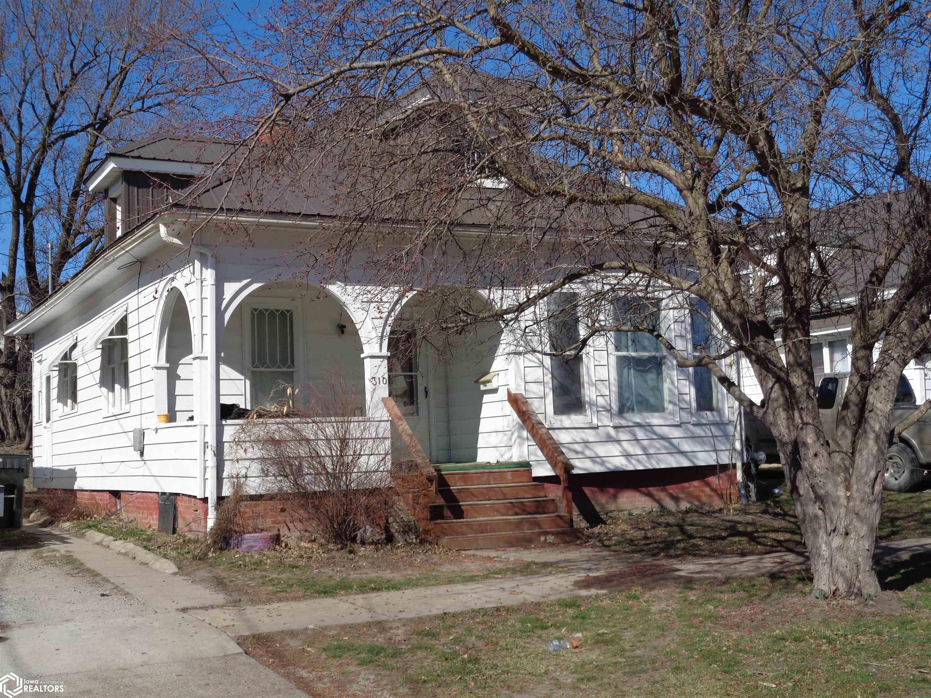 310 N 15th Street, Centerville, Iowa image 1