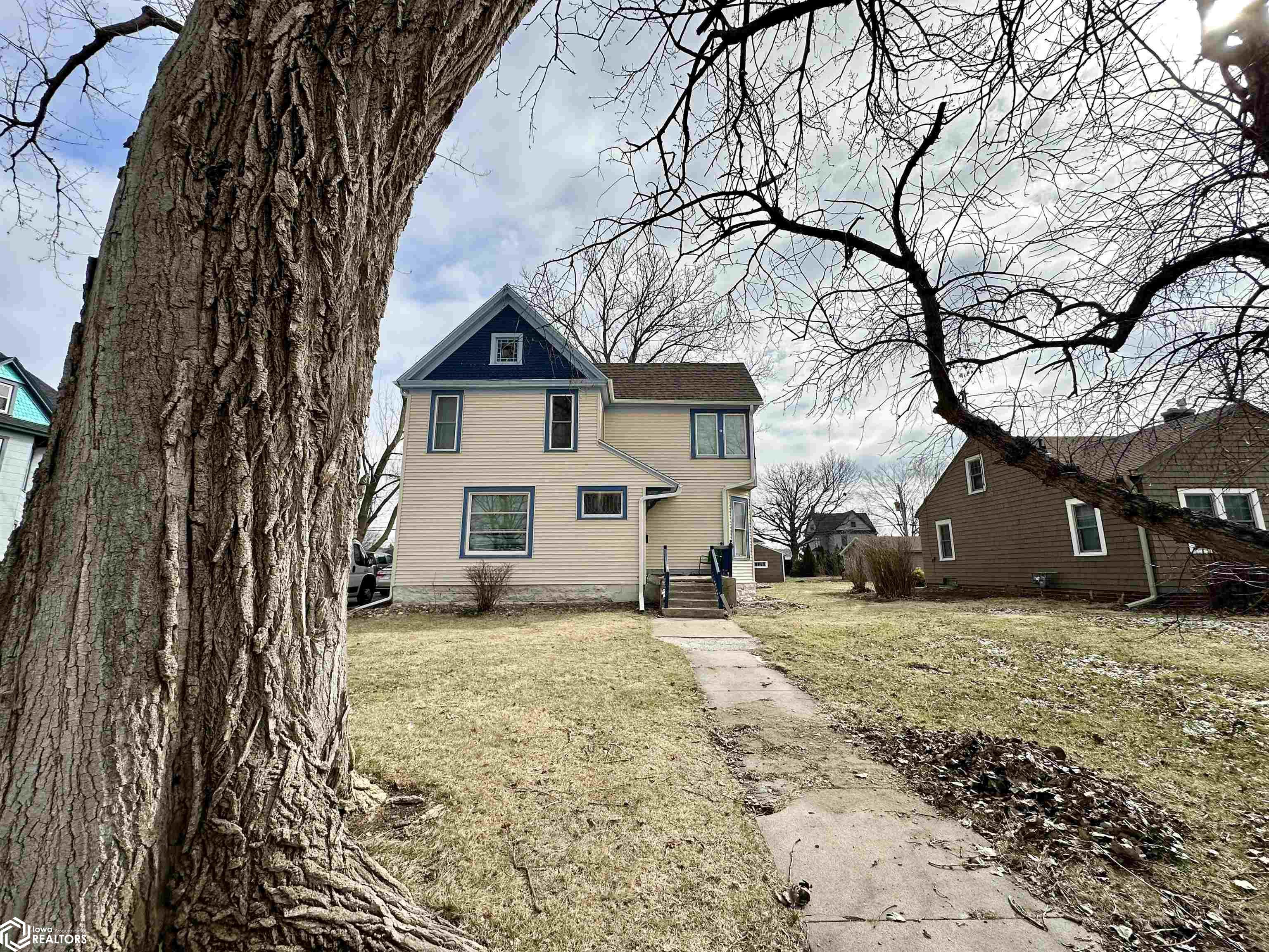 824 High, Grinnell, Iowa 50112, 4 Bedrooms Bedrooms, ,2 BathroomsBathrooms,Single Family,For Sale,High,6315373