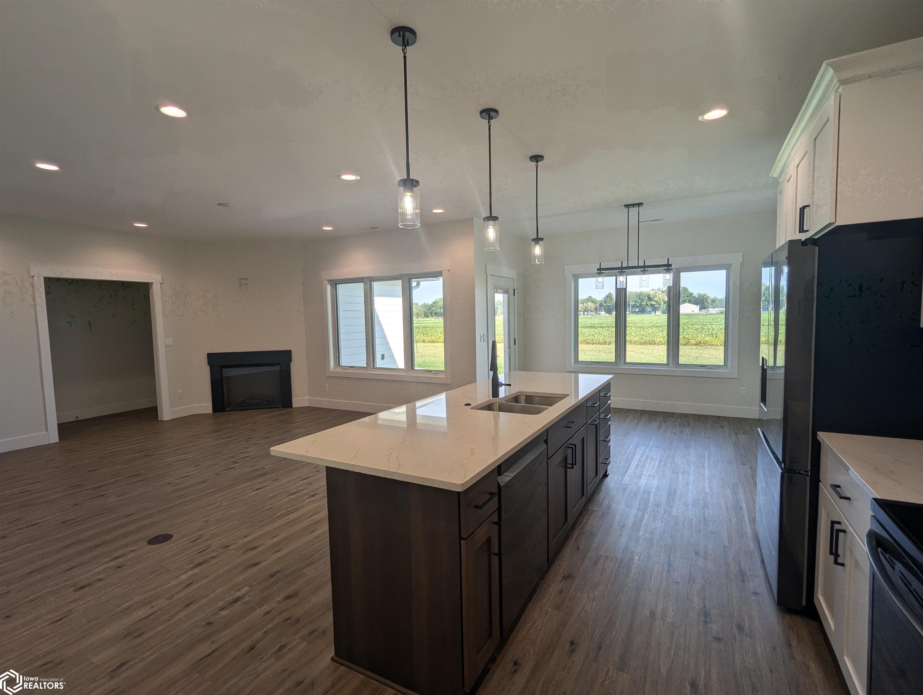 1507 Creekside Drive, Humboldt, Iowa image 2