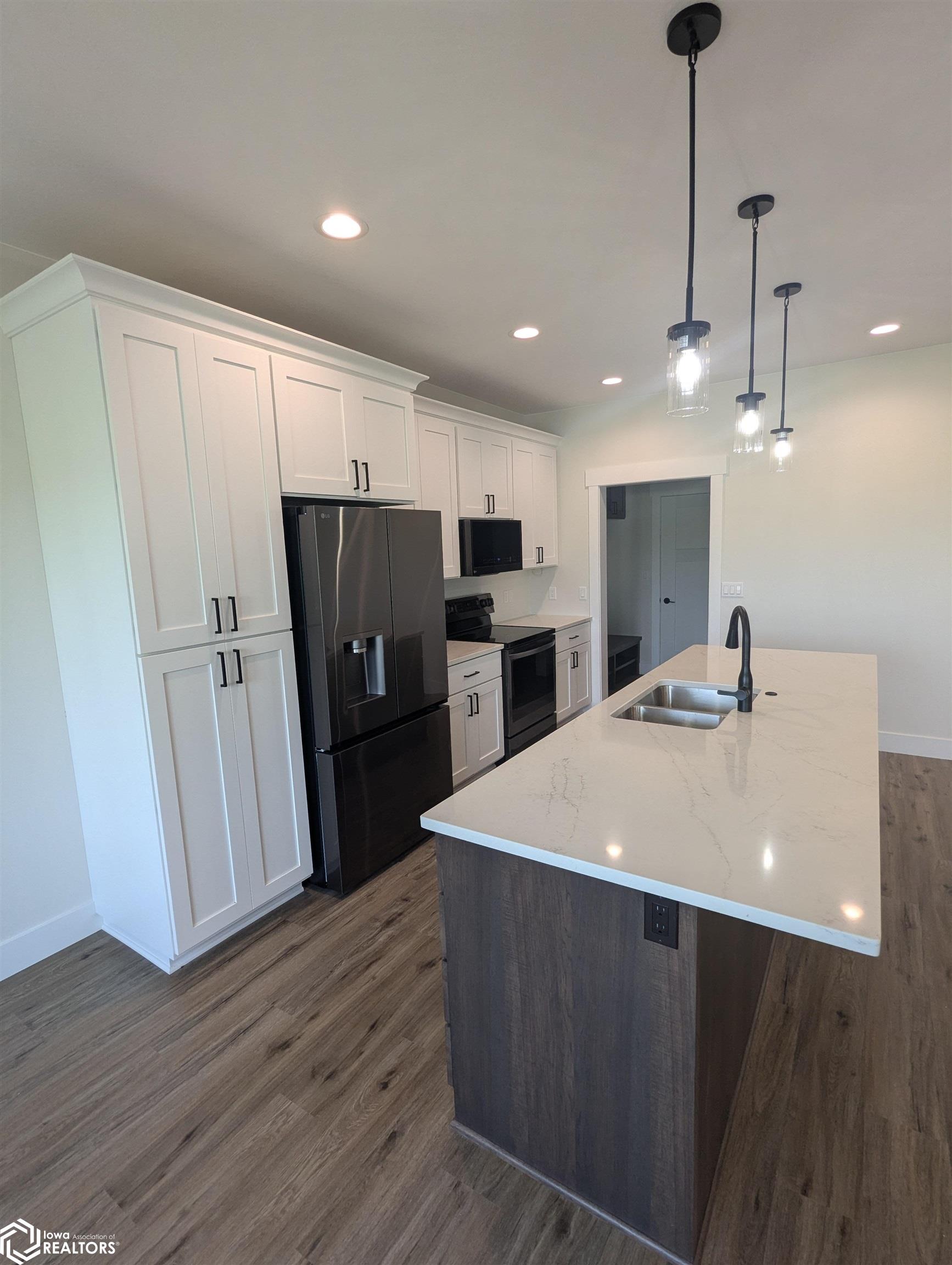 1507 Creekside Drive, Humboldt, Iowa image 3