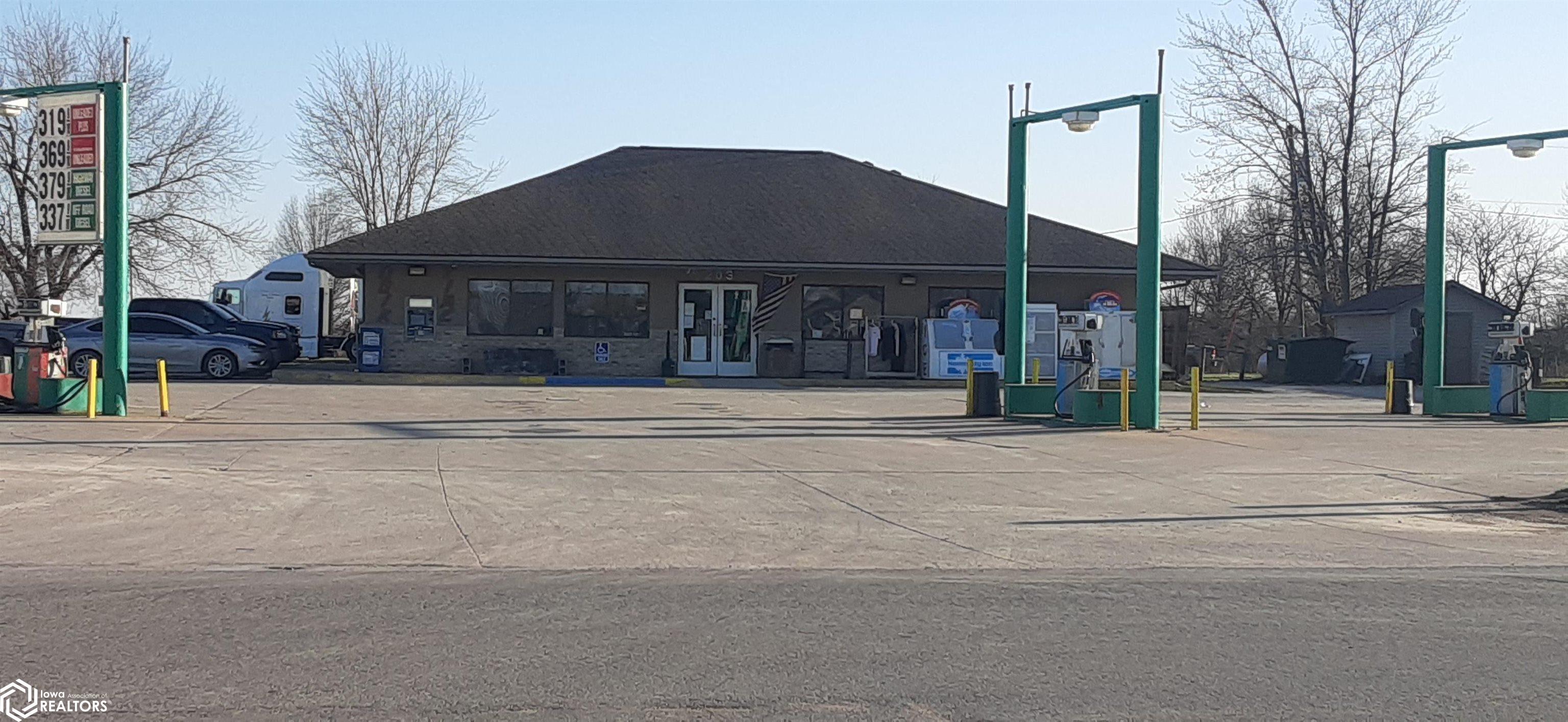 203 Main, Drakesville, Iowa 52552, ,Commercial (5+ Units),For Sale,Main,6315617