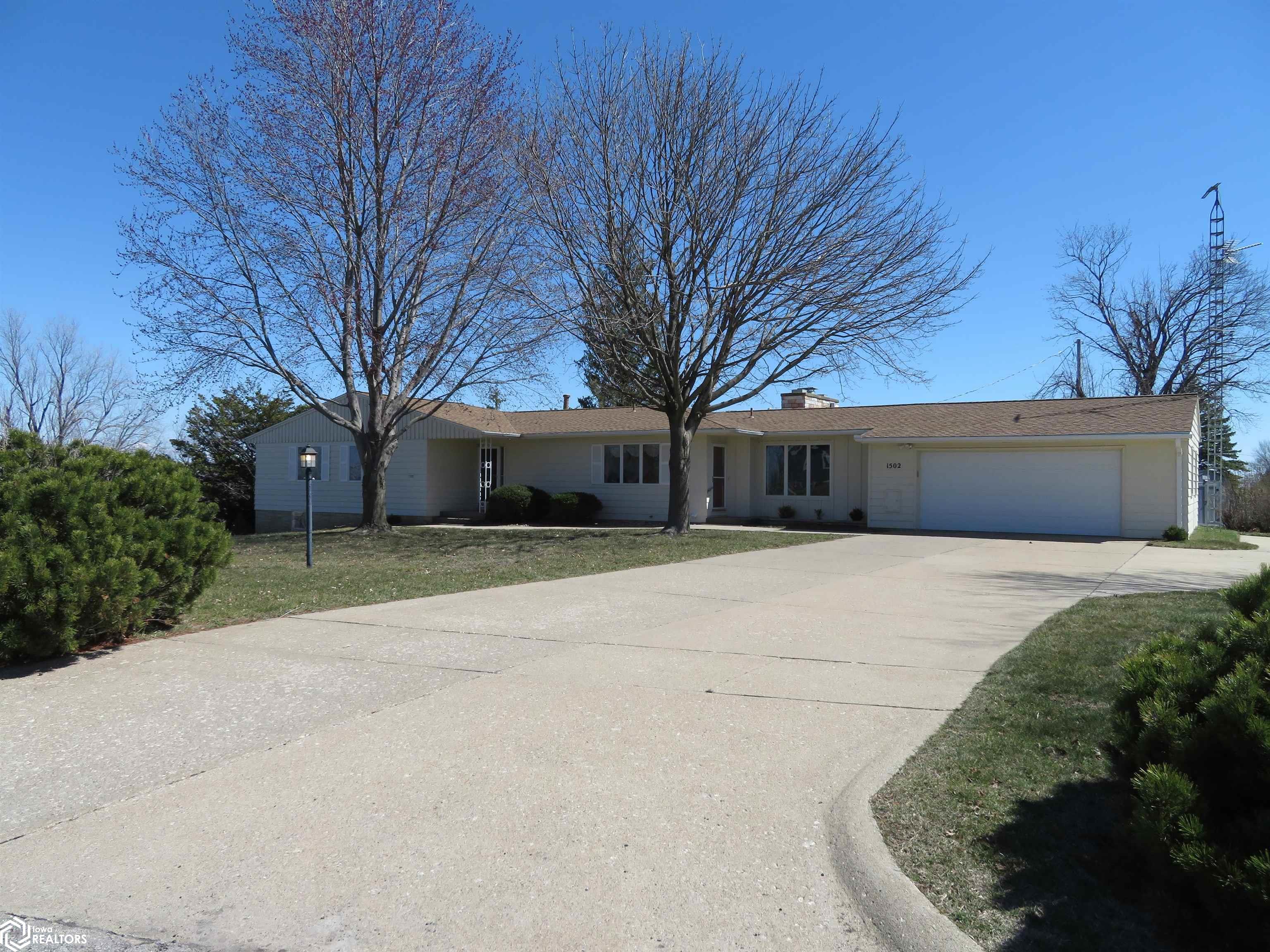 1502 Brentwood, Marshalltown, Iowa 50158, 4 Bedrooms Bedrooms, ,1 BathroomBathrooms,Single Family,For Sale,Brentwood,6315784