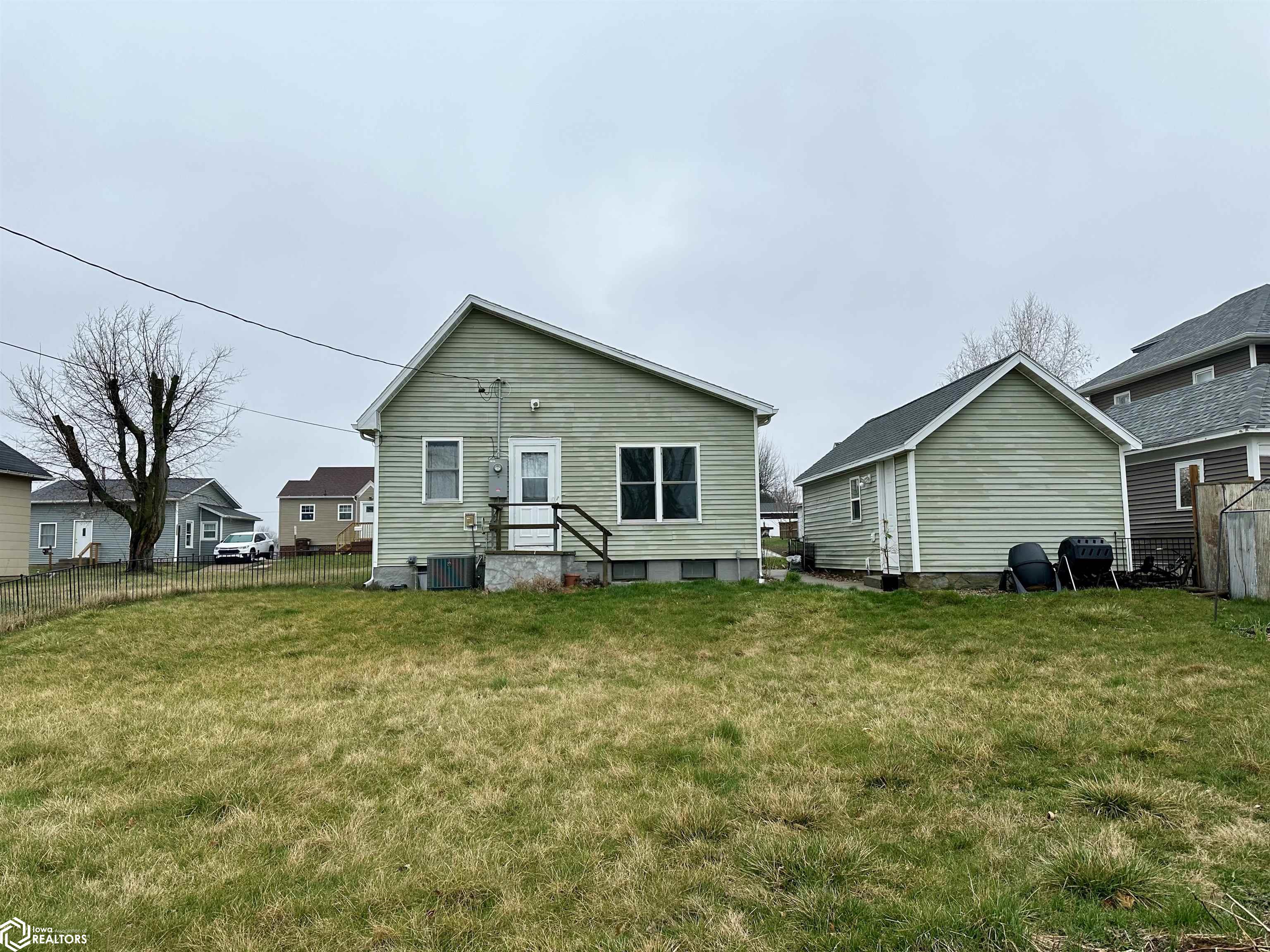 203 15Th, Marshalltown, Iowa 50158, 2 Bedrooms Bedrooms, ,1 BathroomBathrooms,Single Family,For Sale,15Th,6315933