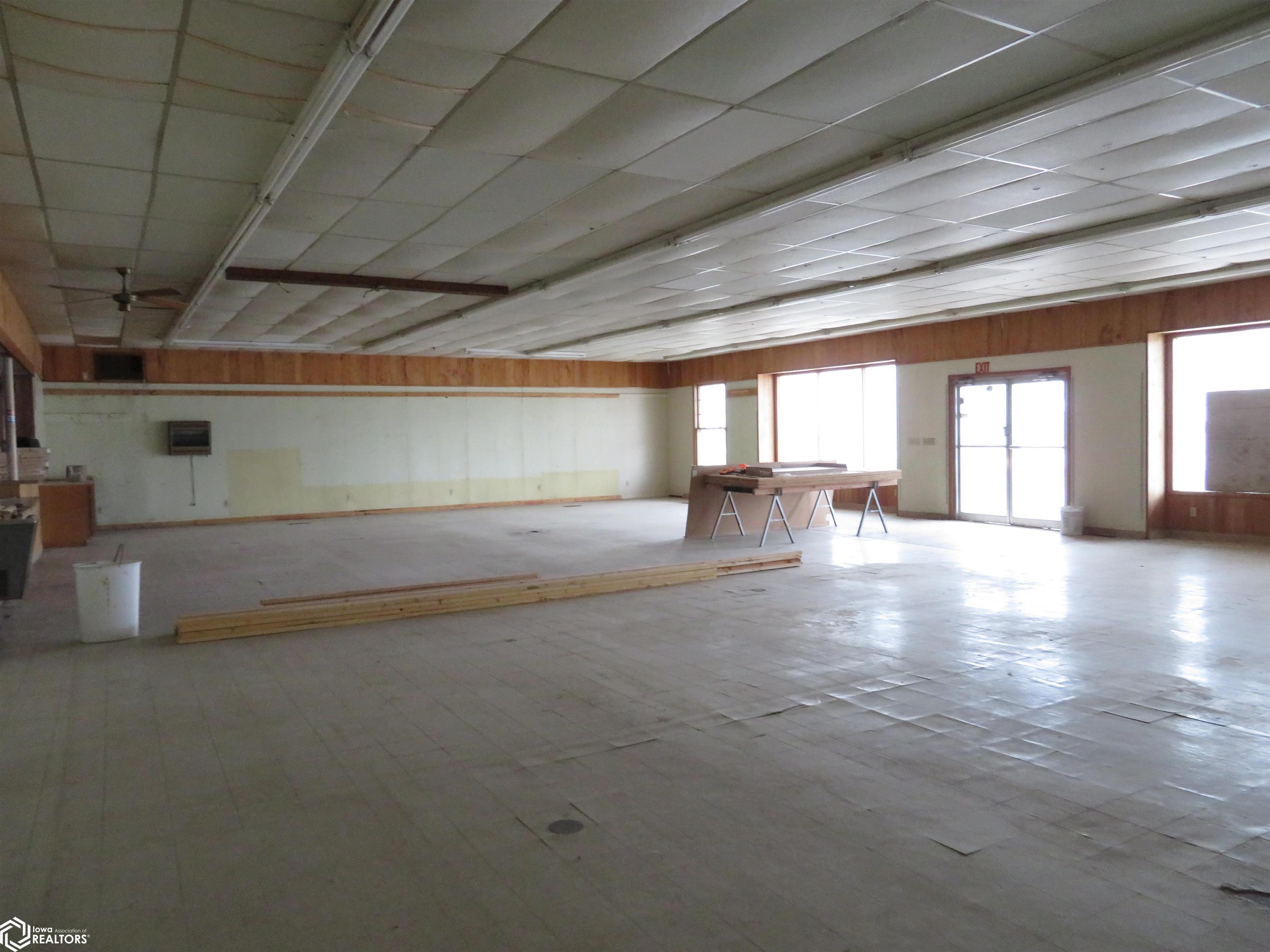 1209 Central, Clarion, Iowa 50525, ,Commercial (5+ Units),For Sale,Central,6315939