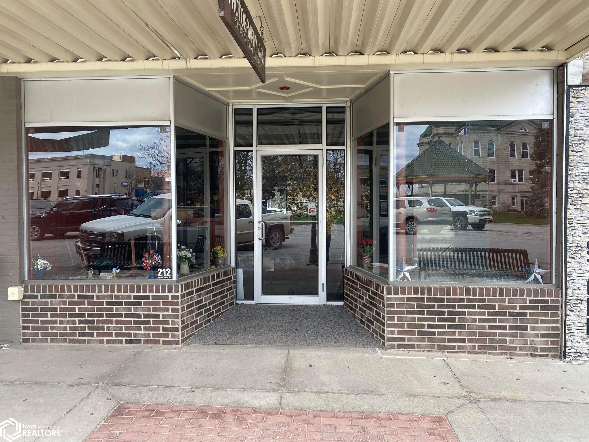 212 12Th, Centerville, Iowa 52544, ,Commercial (5+ Units),For Sale,12Th,6316031