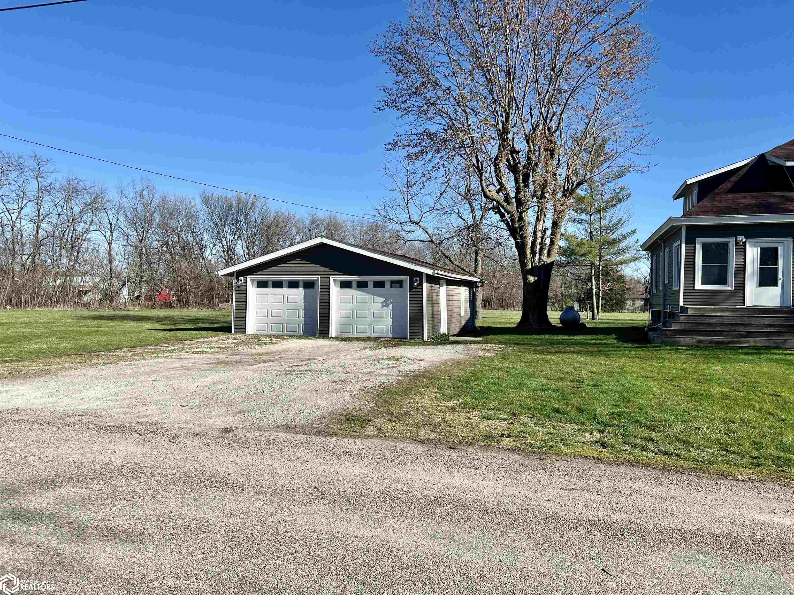 305 E Hickory, Blakesburg, Iowa 52536, 2 Bedrooms Bedrooms, ,2 BathroomsBathrooms,Single Family,For Sale,E Hickory,6316076