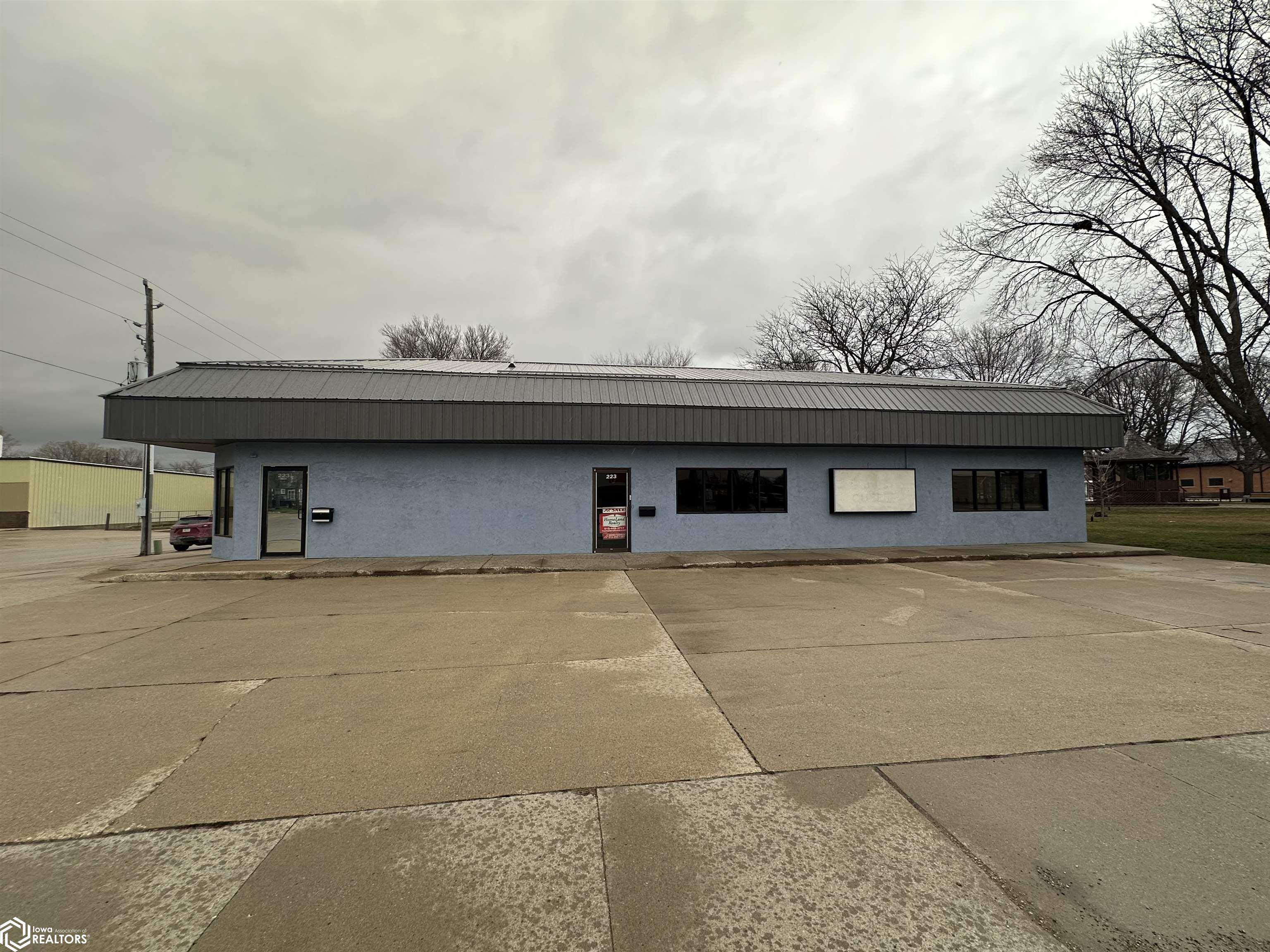 223 Central, Clarion, Iowa 50525, ,Commercial (5+ Units),For Sale,Central,6316098