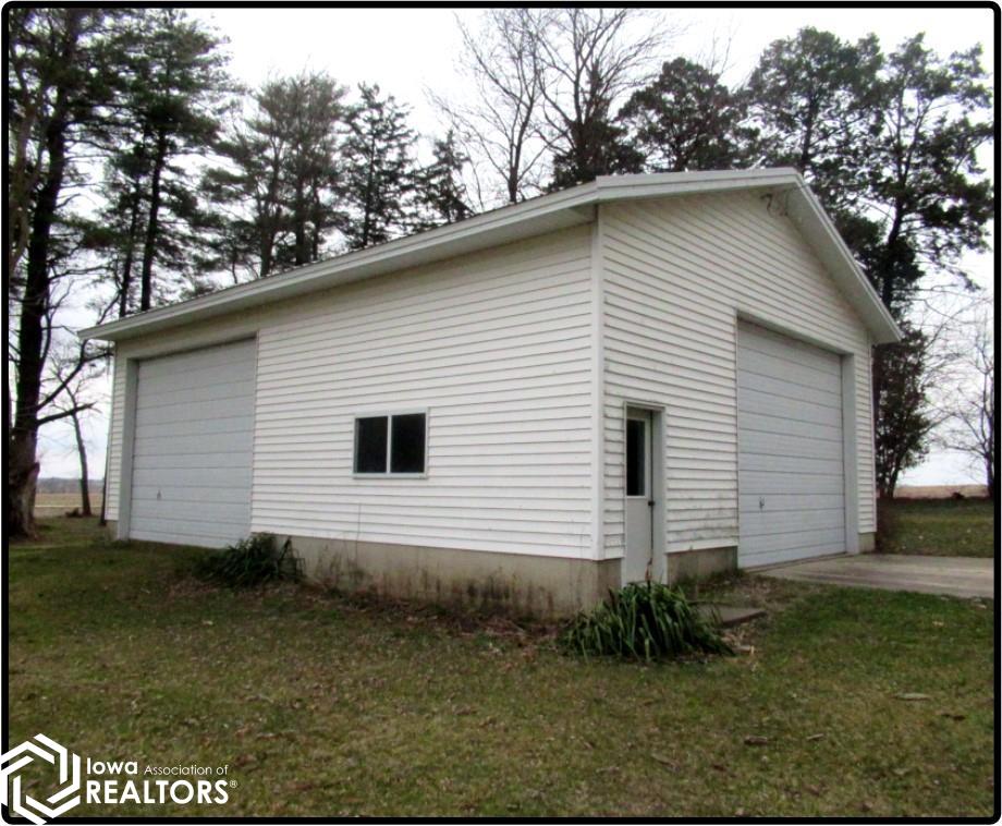 1668 155th St., Manchester, Iowa 52057, 4 Bedrooms Bedrooms, ,1 BathroomBathrooms,Farm,For Sale,155th St.,6316100