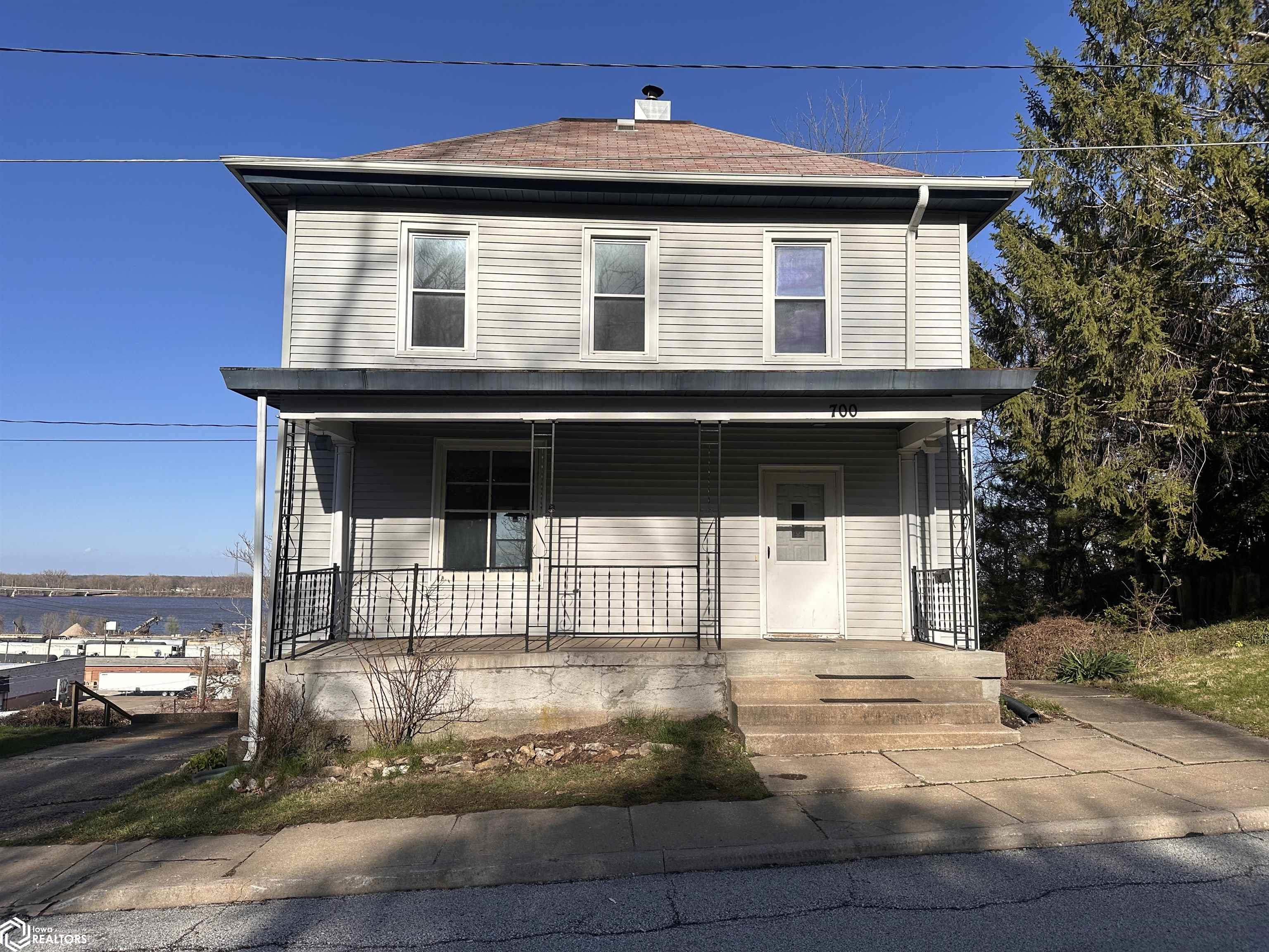 700 S 3rd Street, Burlington, Iowa image 1