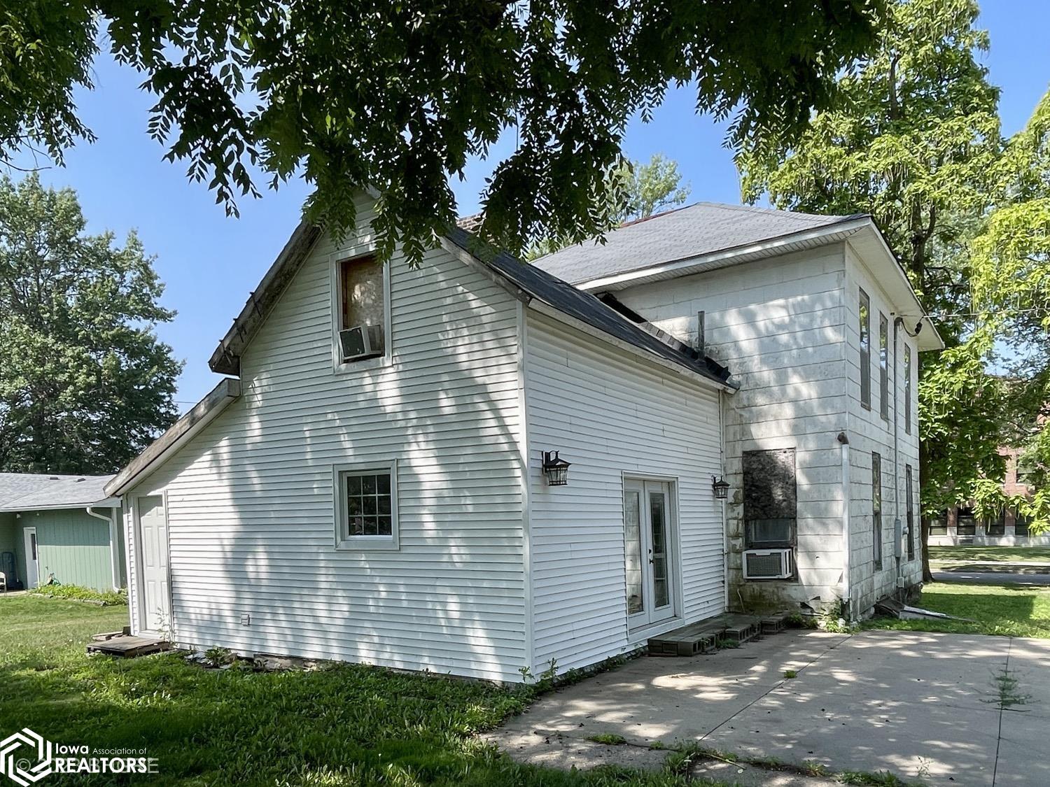 534 N Grand Street, Chariton, Iowa image 11