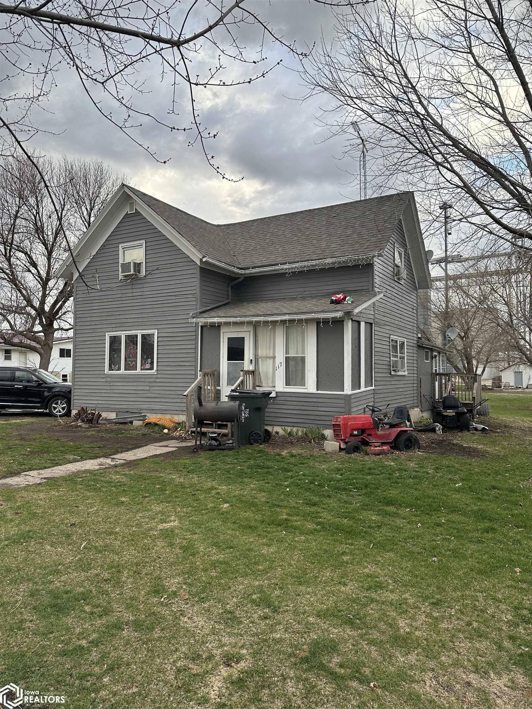 117 4th, Clarion, Iowa 50525, 3 Bedrooms Bedrooms, ,1 BathroomBathrooms,Single Family,For Sale,4th,6316220