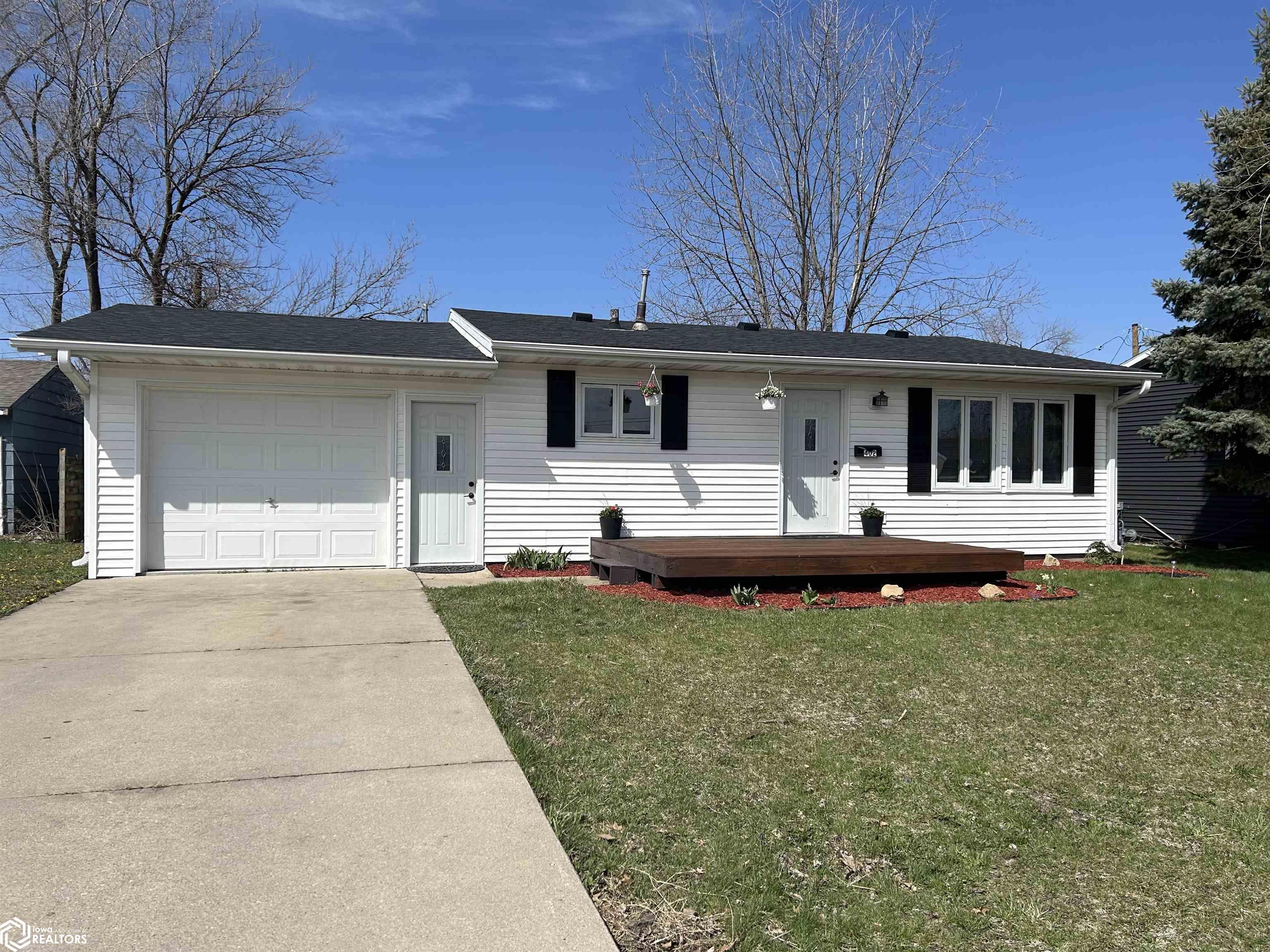 402 14Th, Marshalltown, Iowa 50158, 3 Bedrooms Bedrooms, ,1 BathroomBathrooms,Single Family,For Sale,14Th,6316226