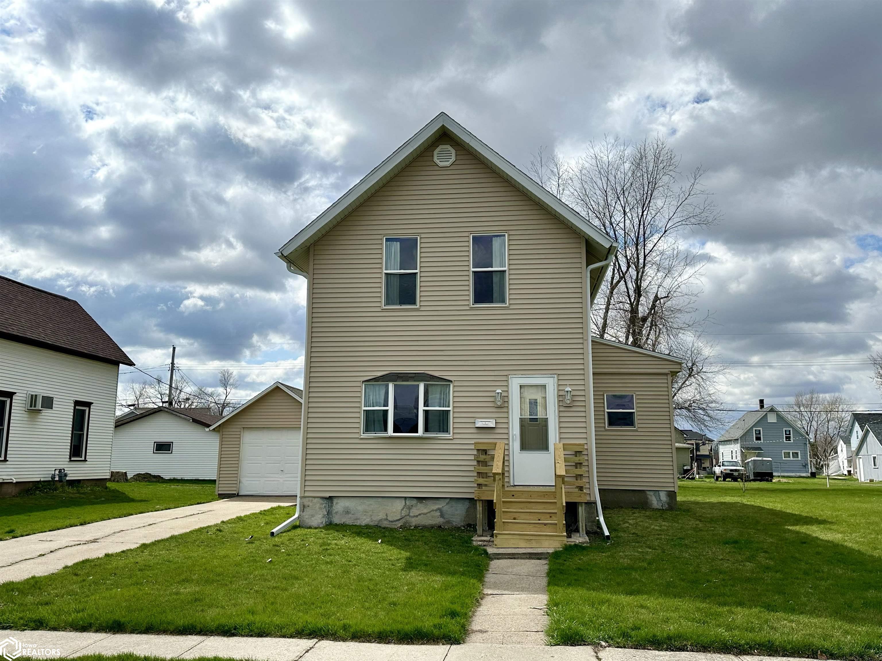 1019 Spring, Grinnell, Iowa 50112, 3 Bedrooms Bedrooms, ,1 BathroomBathrooms,Single Family,For Sale,Spring,6316239