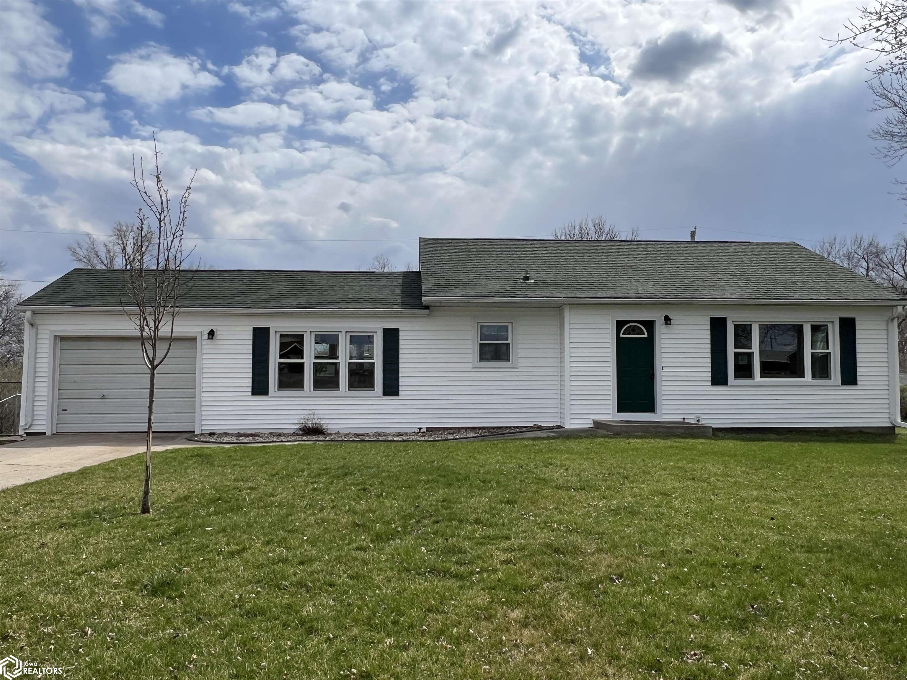 1008 11th Avenue North, Humboldt, Iowa 50548, 2 Bedrooms Bedrooms, ,1 BathroomBathrooms,Single Family,For Sale,11th Avenue North,6316240
