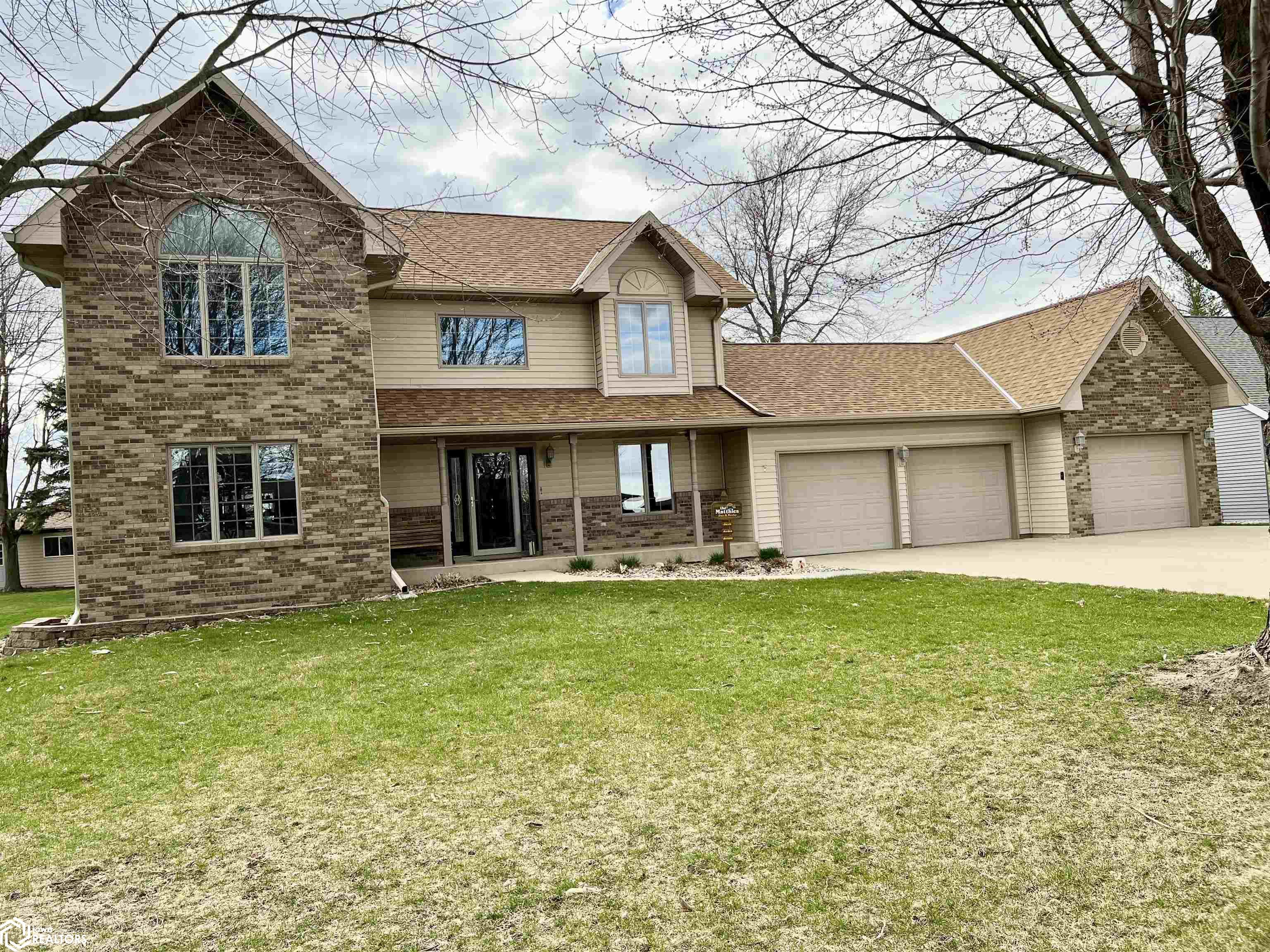 1108 Valley View Dr, Ida Grove, Iowa 51445, 4 Bedrooms Bedrooms, ,3 BathroomsBathrooms,Single Family,For Sale,Valley View Dr,6316338