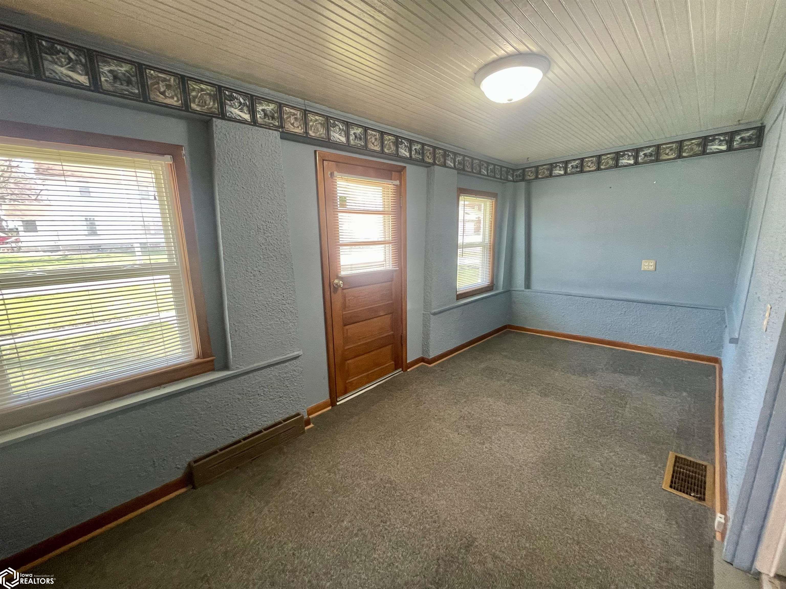 303 Wright, Goldfield, Iowa 50542, 2 Bedrooms Bedrooms, ,Single Family,For Sale,Wright,6316342