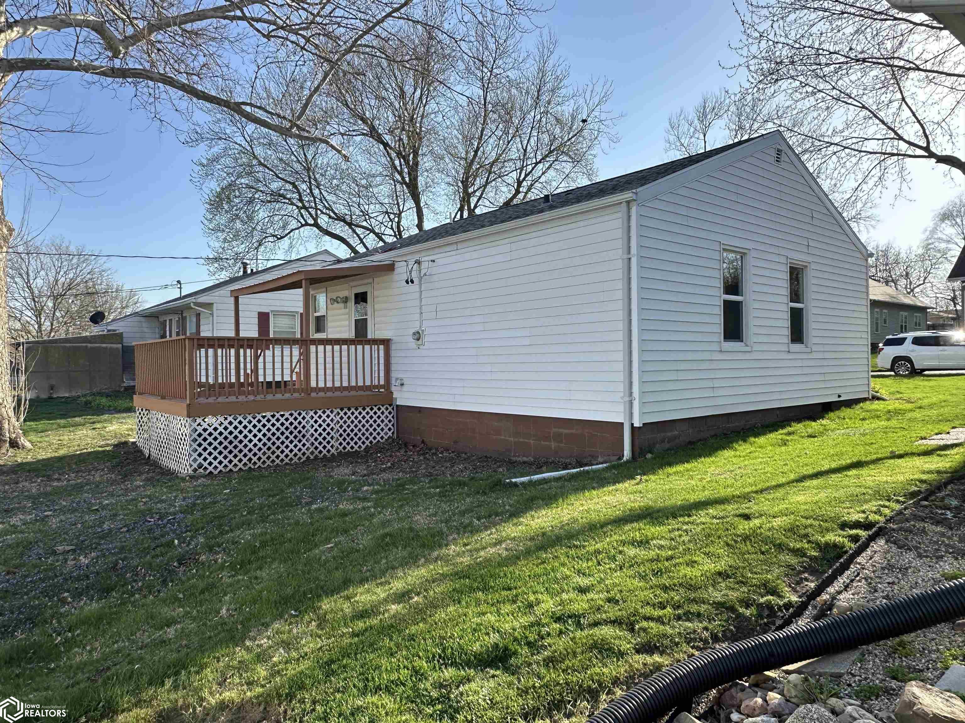 905 Division, Creston, Iowa 50801, 2 Bedrooms Bedrooms, ,Single Family,For Sale,Division,6316344