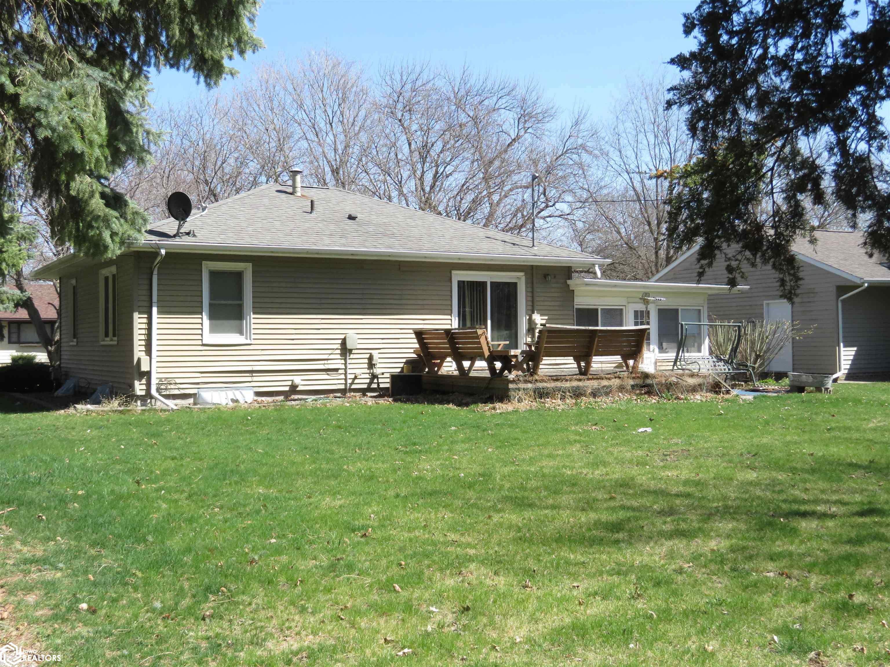 320 8th, Clarion, Iowa 50525, 2 Bedrooms Bedrooms, ,1 BathroomBathrooms,Single Family,For Sale,8th,6316375