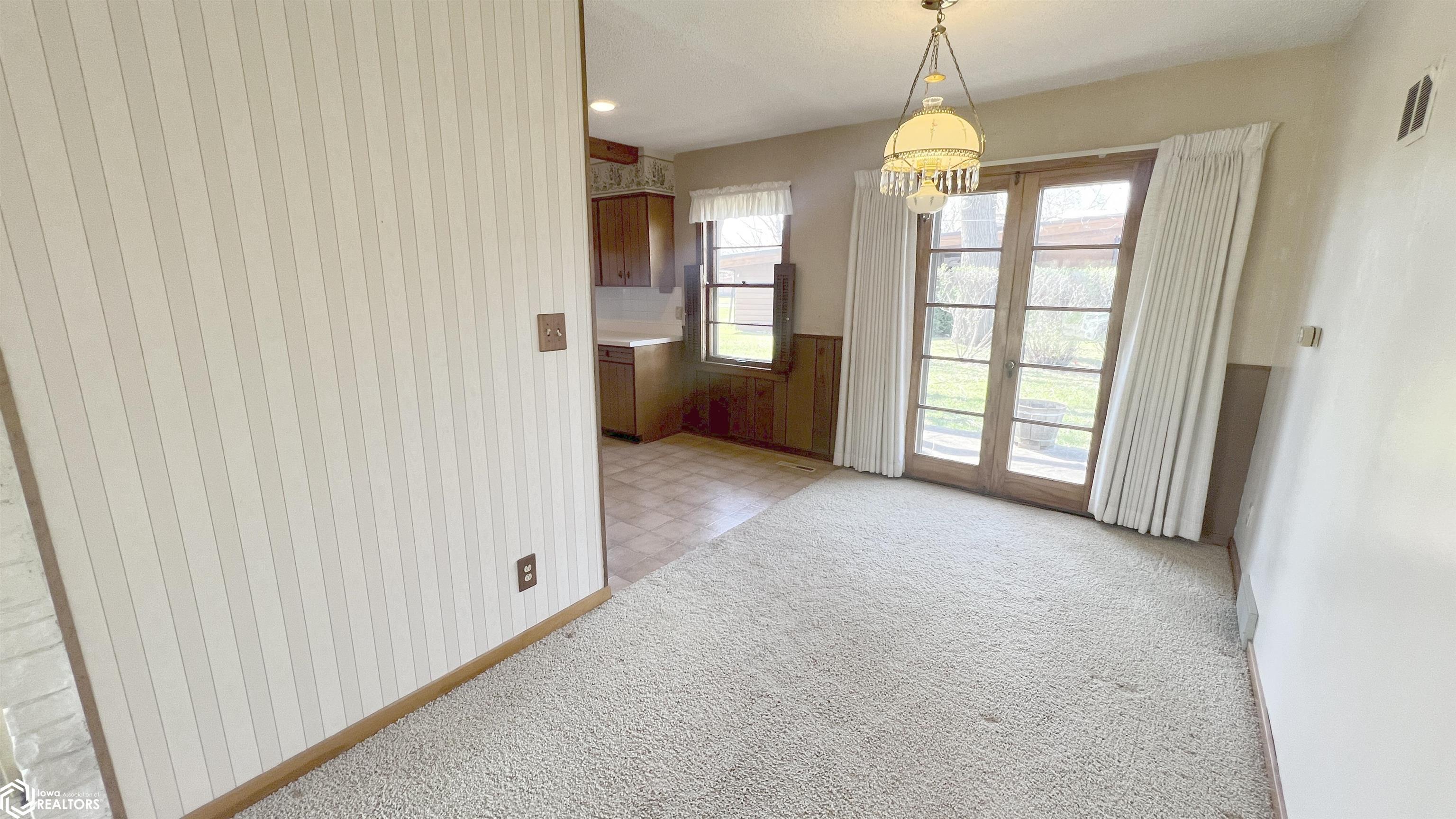 118 Willowbrook, Mason City, Iowa 50401, 3 Bedrooms Bedrooms, ,1 BathroomBathrooms,Single Family,For Sale,Willowbrook,6316393