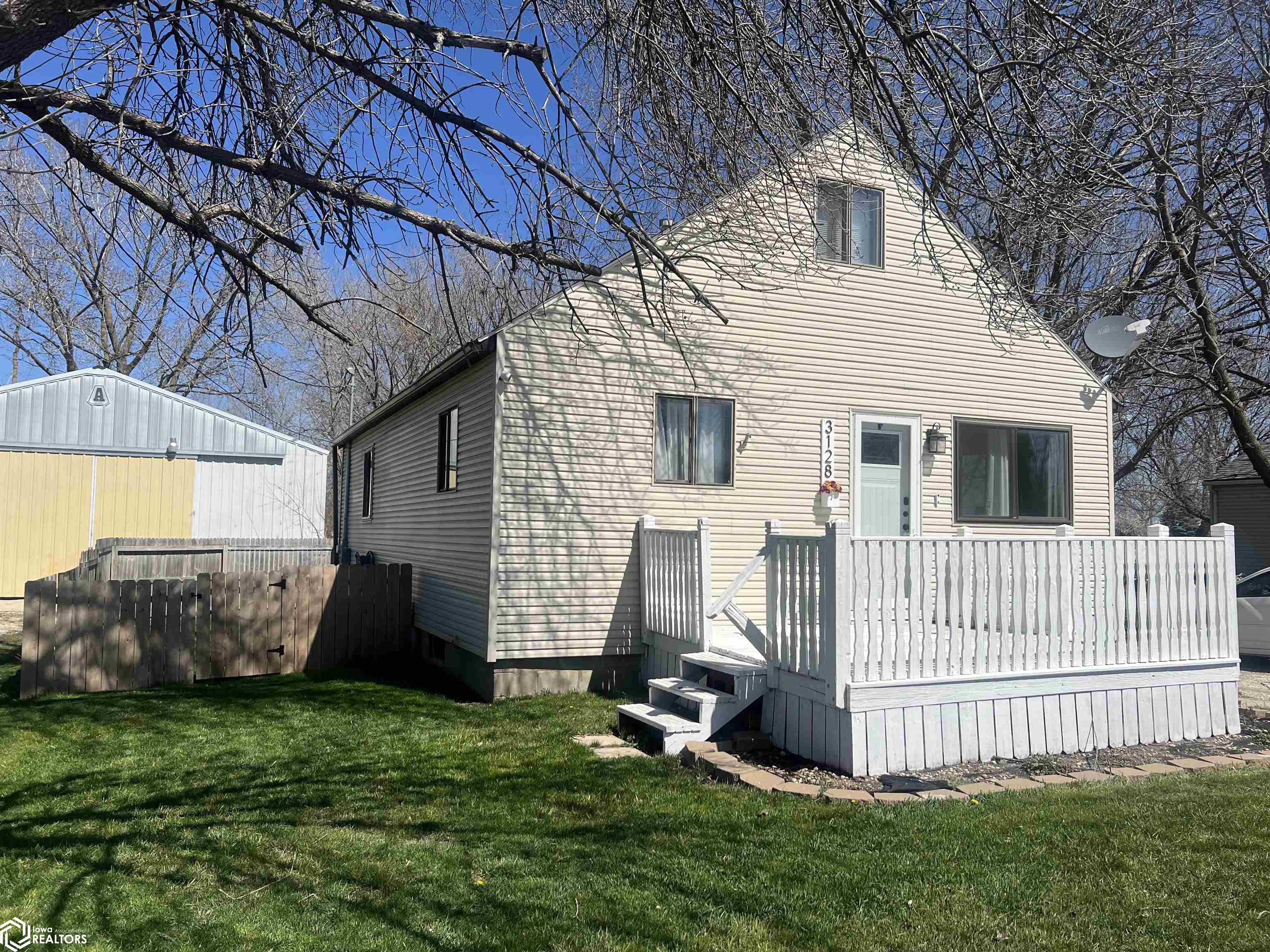 3128 8th Ave. S., Fort Dodge, Iowa 50501, 2 Bedrooms Bedrooms, ,Single Family,For Sale,8th Ave. S.,6316410