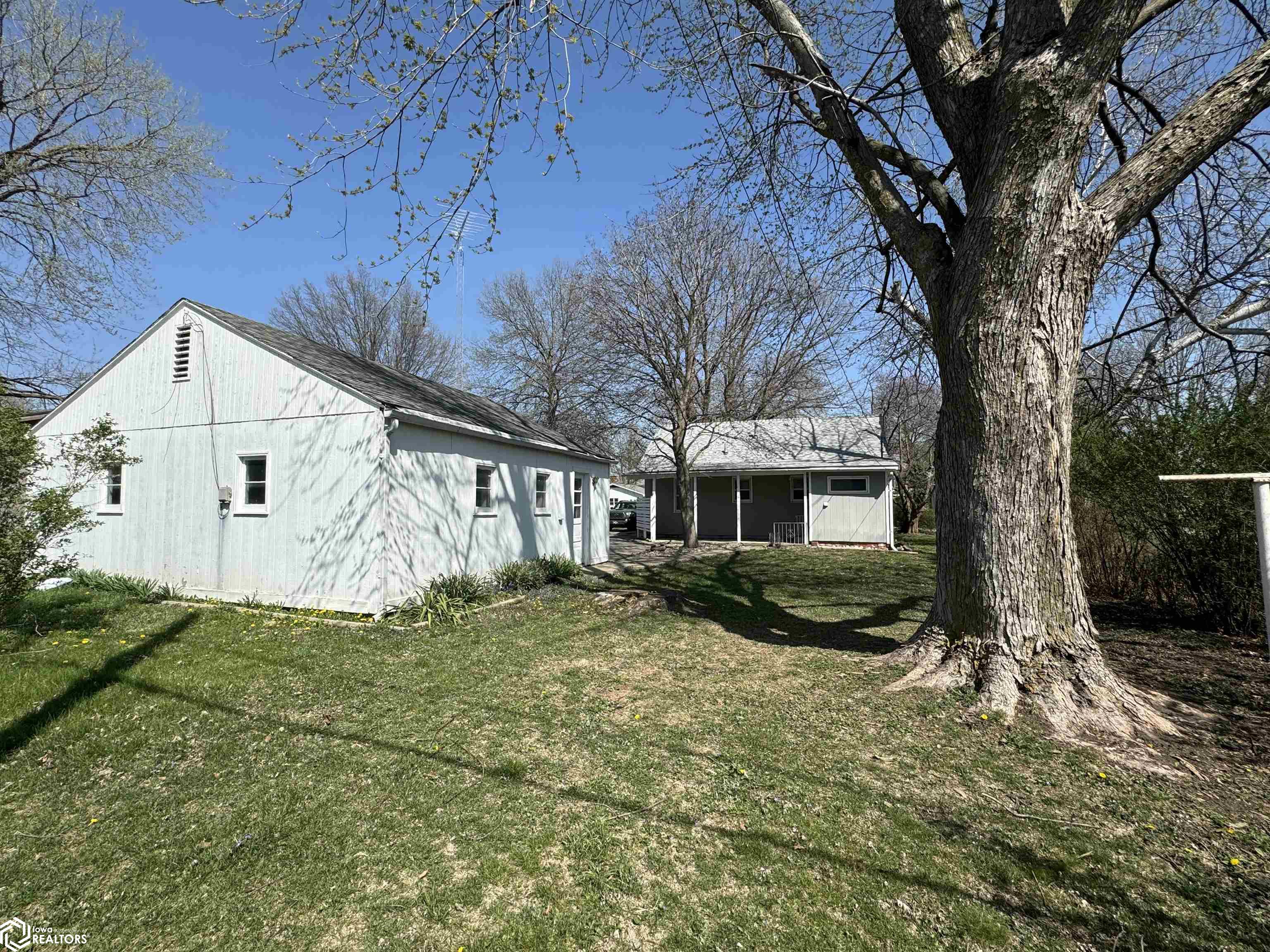 906 Oak, Creston, Iowa 50801, 2 Bedrooms Bedrooms, ,1 BathroomBathrooms,Single Family,For Sale,Oak,6316436