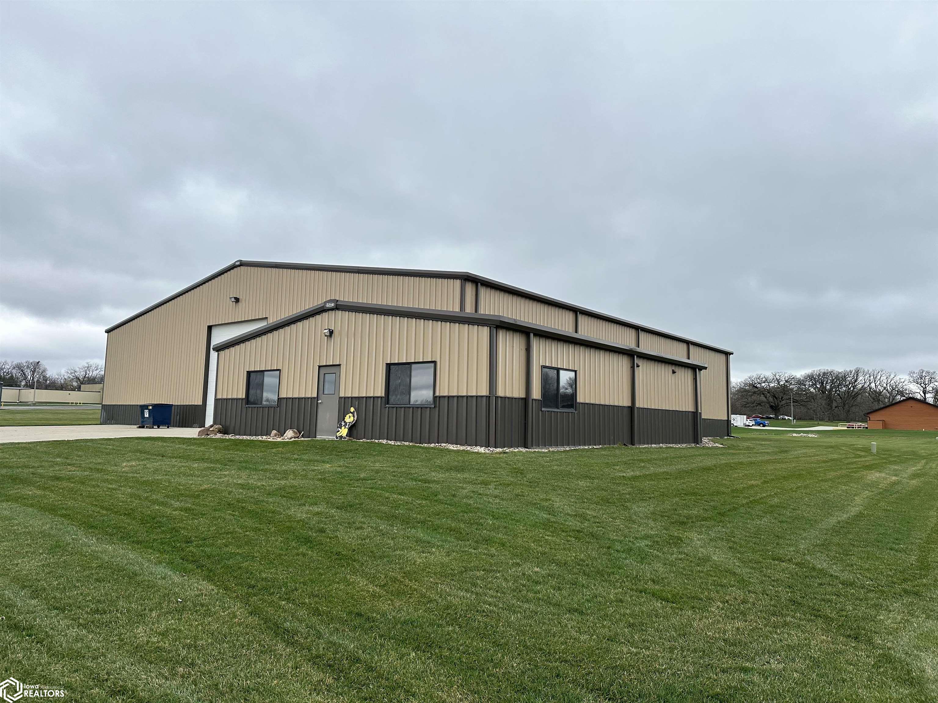 407 17th, Clear Lake, Iowa 50428, ,Commercial (5+ Units),For Sale,17th,6316481
