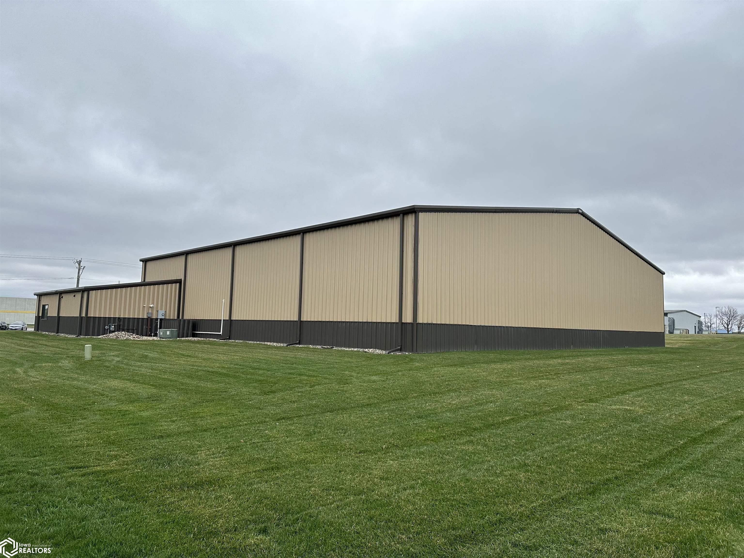 407 17th, Clear Lake, Iowa 50428, ,Commercial (5+ Units),For Sale,17th,6316481