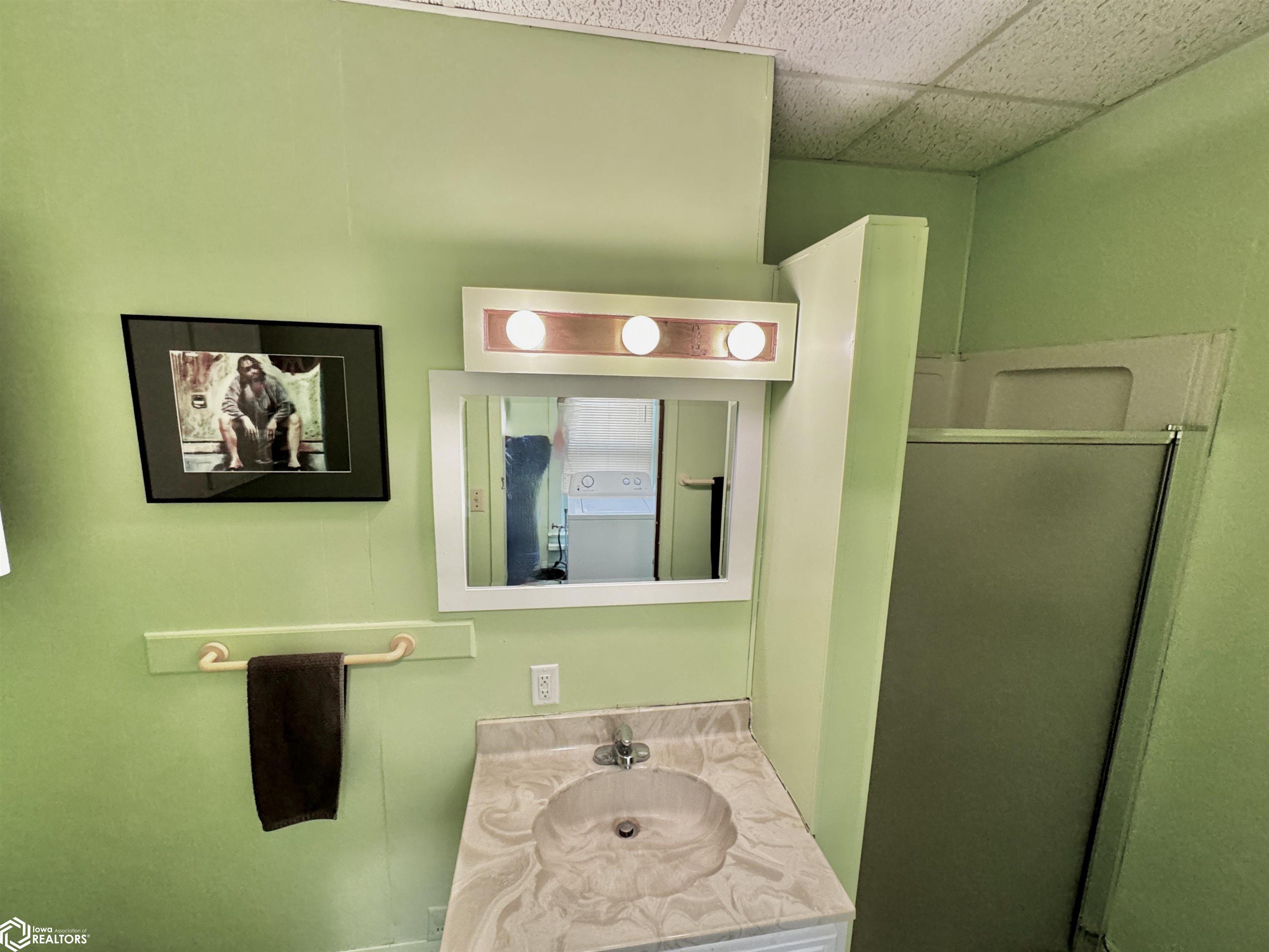 1402 Elm, Grinnell, Iowa 50112, 3 Bedrooms Bedrooms, ,1 BathroomBathrooms,Single Family,For Sale,Elm,6316487