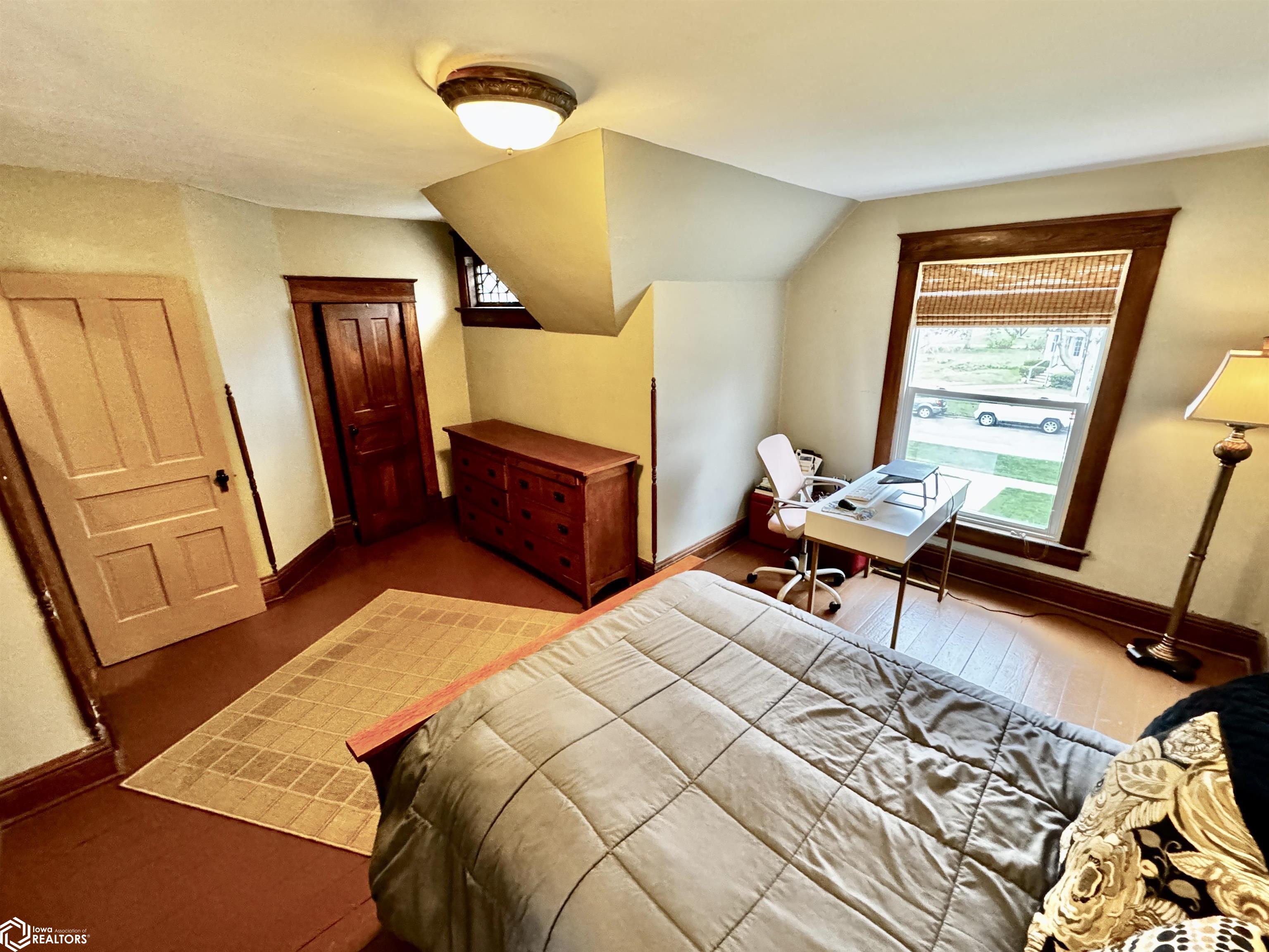 1402 Elm, Grinnell, Iowa 50112, 3 Bedrooms Bedrooms, ,1 BathroomBathrooms,Single Family,For Sale,Elm,6316487