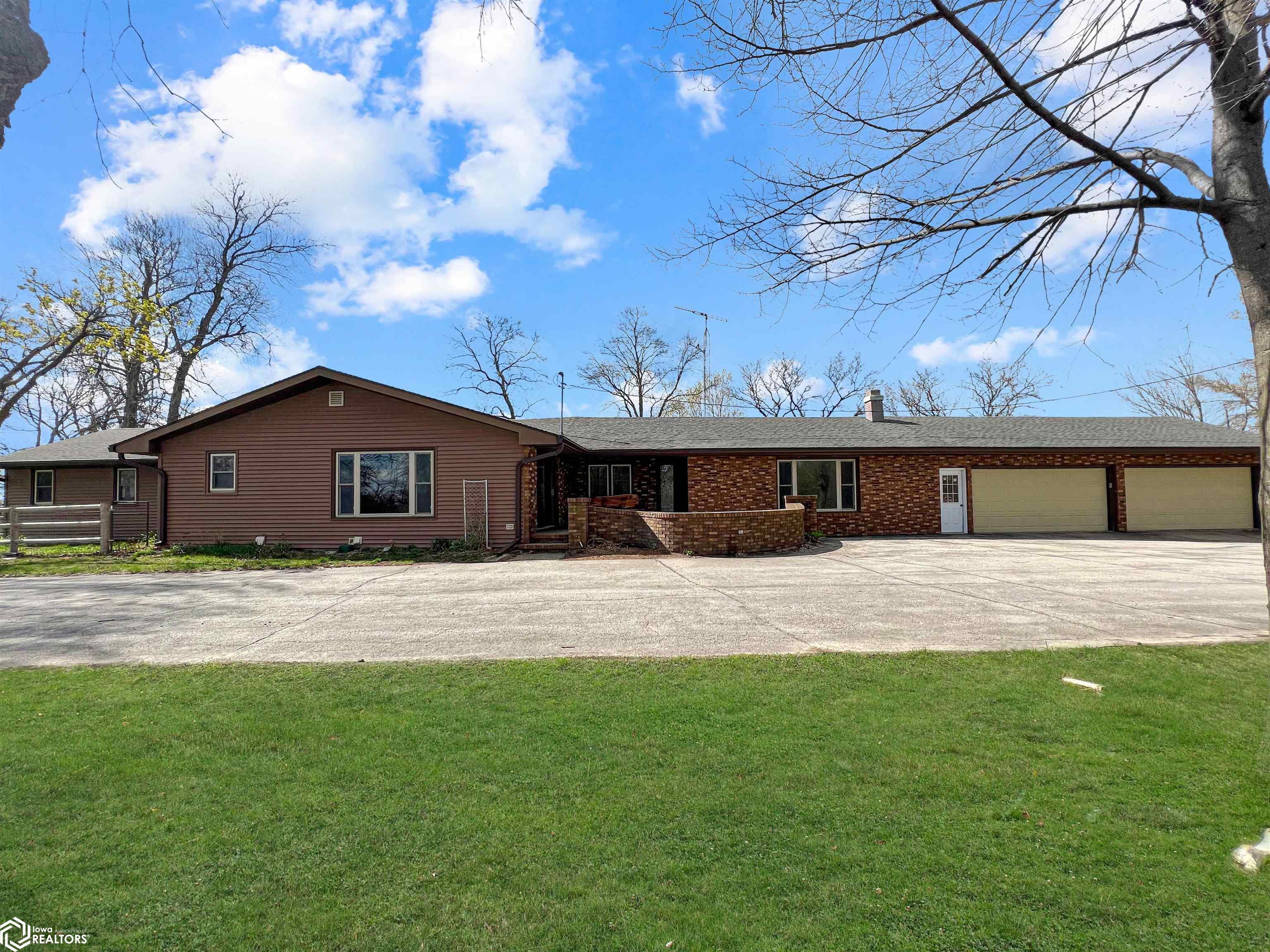 19226 125th St, Alden, Iowa 50006, 3 Bedrooms Bedrooms, ,2 BathroomsBathrooms,Single Family,For Sale,125th St,6316529