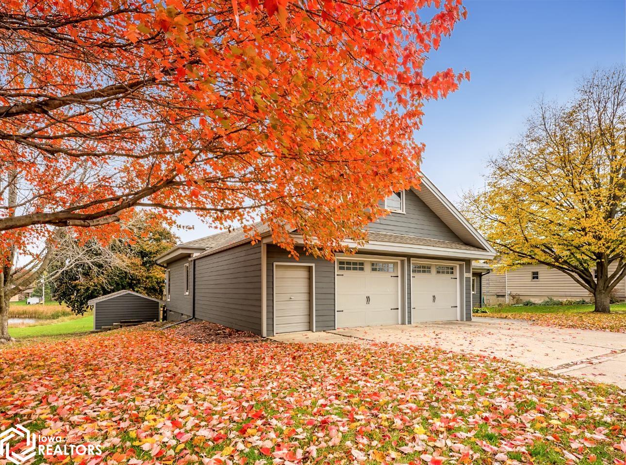 1642 Club View Dr., Hampton, Iowa image 32