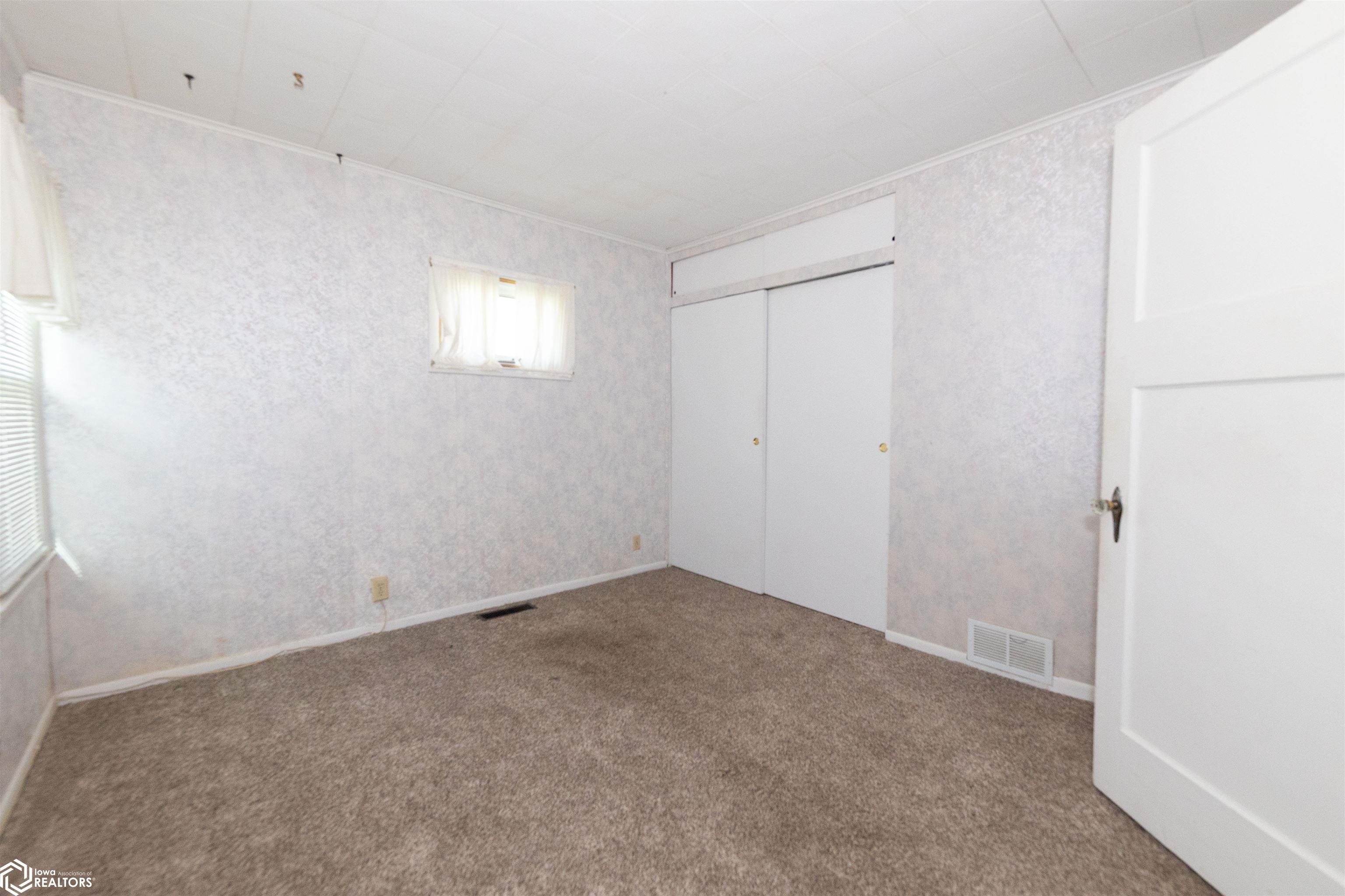 1215 Finley, Ottumwa, Iowa 52501, 2 Bedrooms Bedrooms, ,1 BathroomBathrooms,Single Family,For Sale,Finley,6316572
