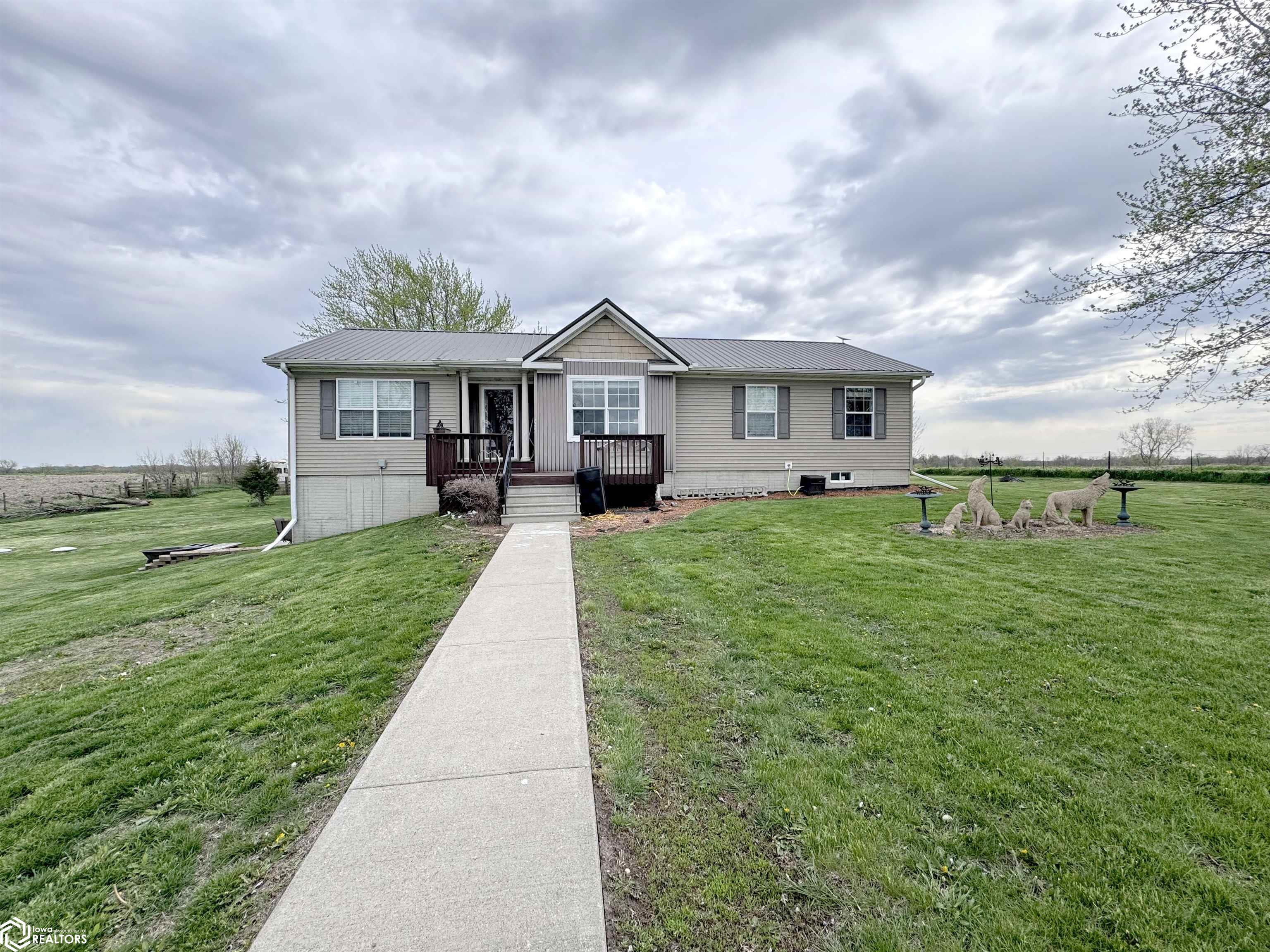5690 270th, Moravia, Iowa 52571, 3 Bedrooms Bedrooms, ,2 BathroomsBathrooms,Single Family,For Sale,270th,6316607