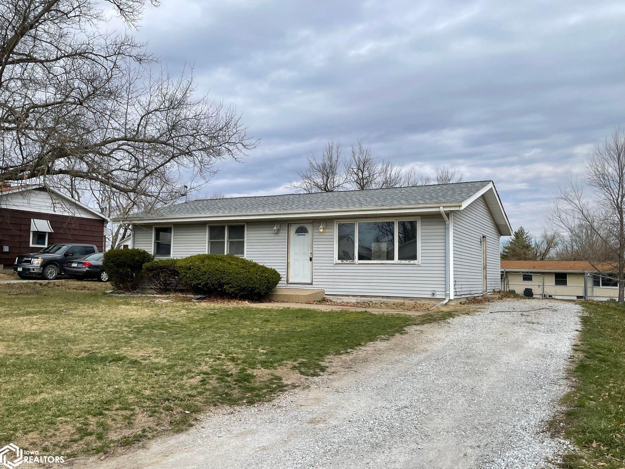 740 Hickory, Keokuk, Iowa 52632, 3 Bedrooms Bedrooms, ,1 BathroomBathrooms,Single Family,For Sale,Hickory,6316657