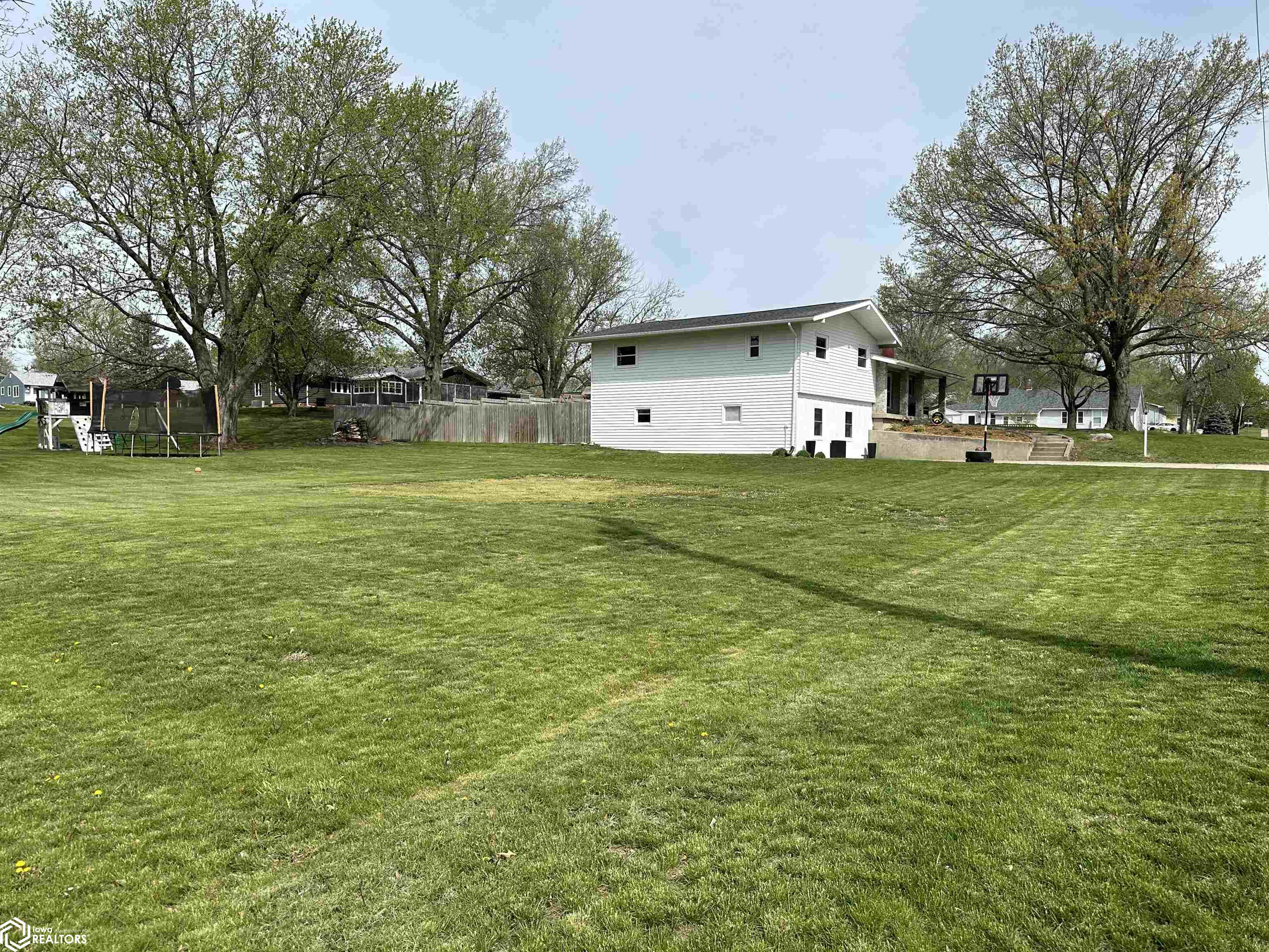 717 5Th, Chariton, Iowa 50049, 5 Bedrooms Bedrooms, ,1 BathroomBathrooms,Single Family,For Sale,5Th,6316667