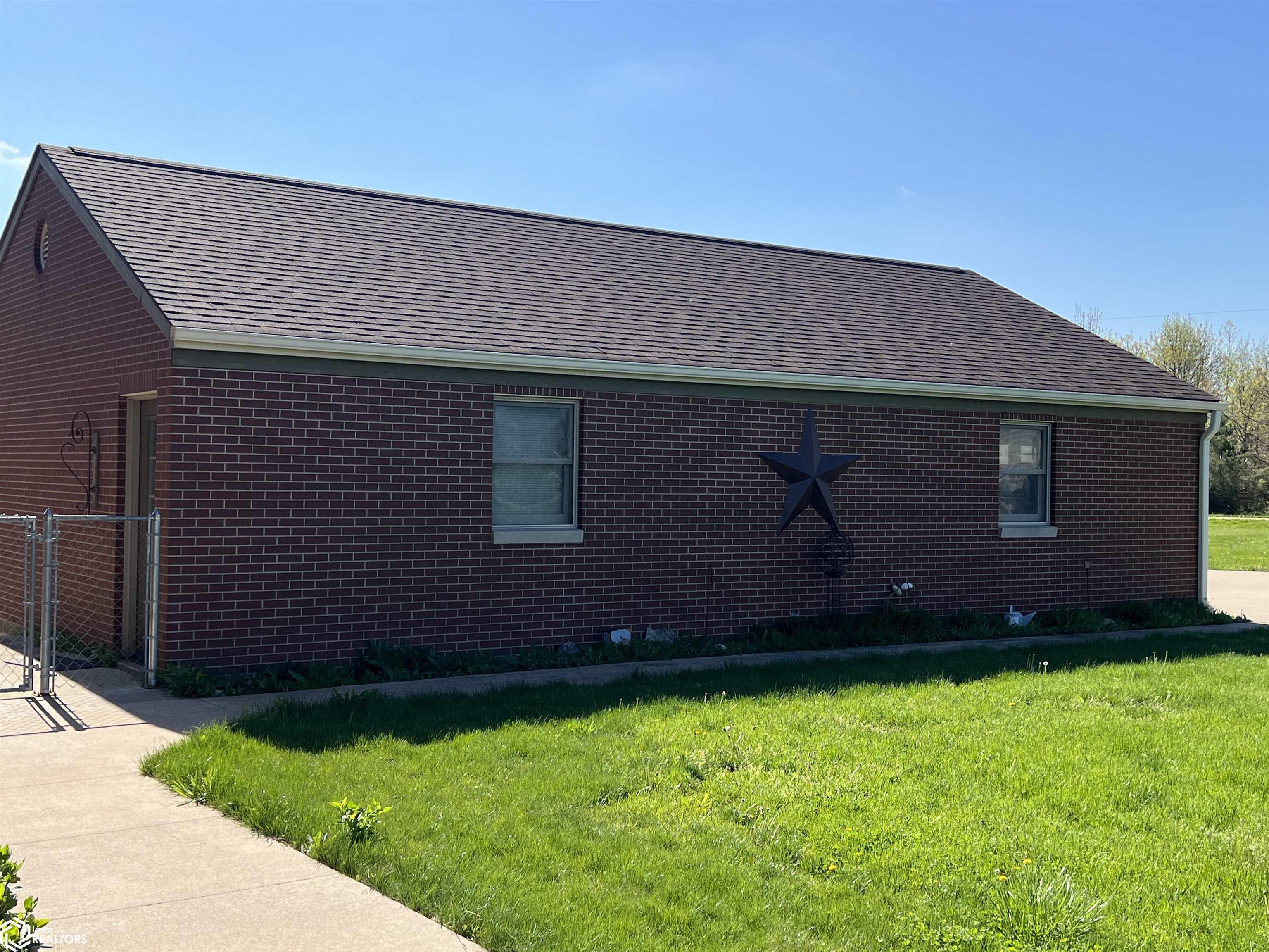 2072 Business 61, Fort Madison, Iowa 52627-2506, 4 Bedrooms Bedrooms, ,3 BathroomsBathrooms,Single Family,For Sale,Business 61,6316669