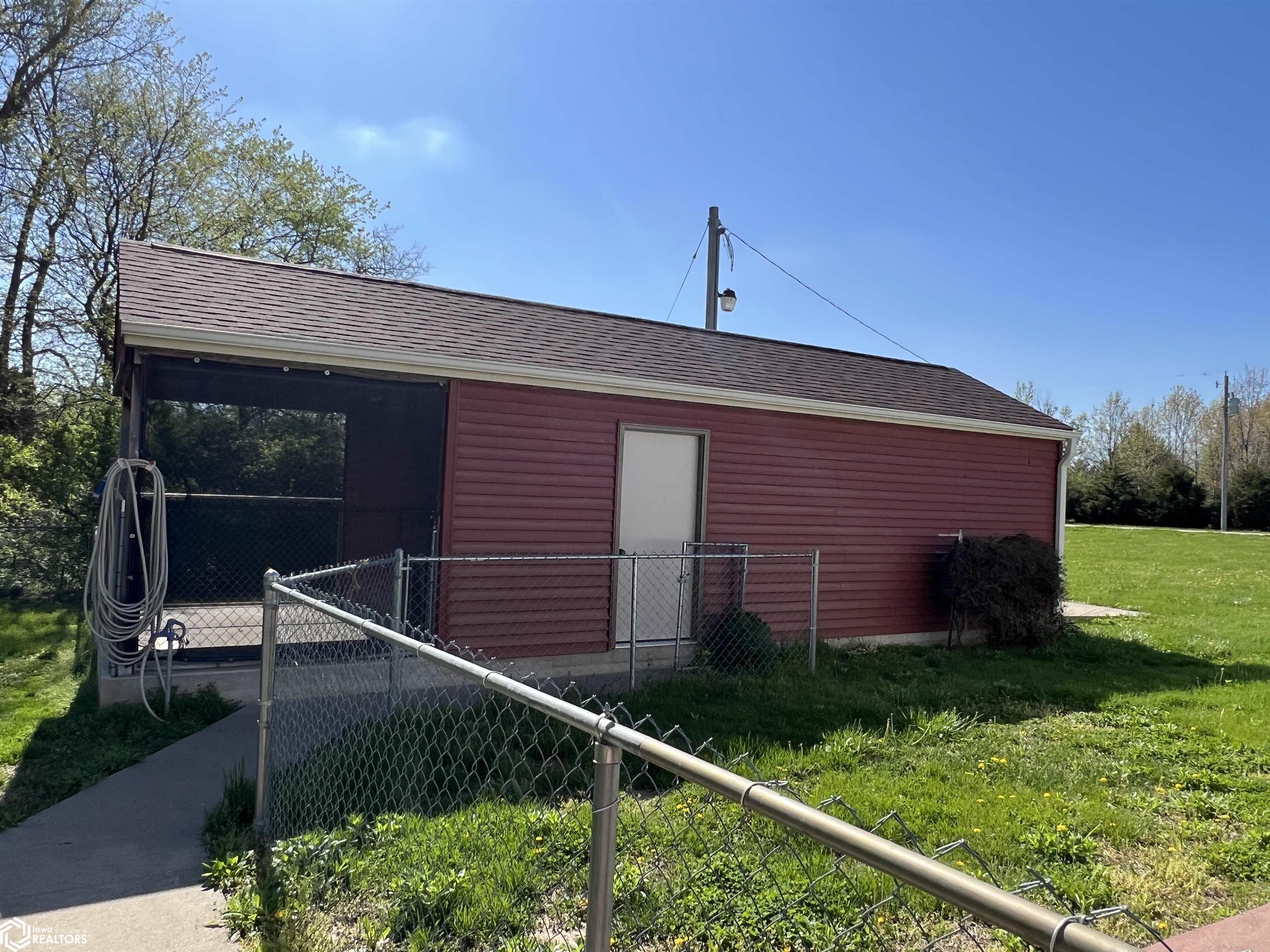 2072 Business 61, Fort Madison, Iowa 52627-2506, 4 Bedrooms Bedrooms, ,3 BathroomsBathrooms,Single Family,For Sale,Business 61,6316669