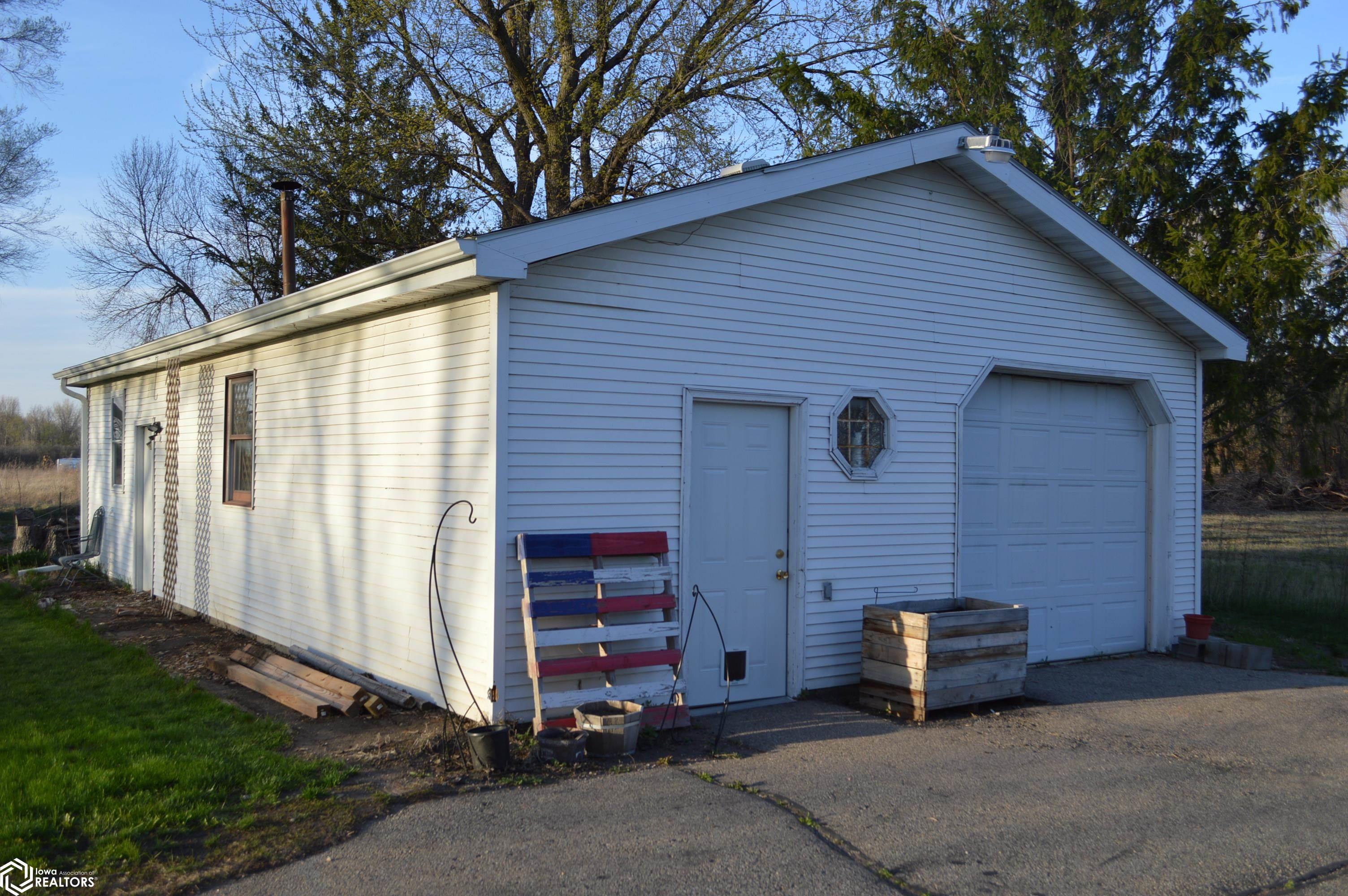 3610 Main, Clear Lake, Iowa 50428, 3 Bedrooms Bedrooms, ,2 BathroomsBathrooms,Single Family,For Sale,Main,6316696