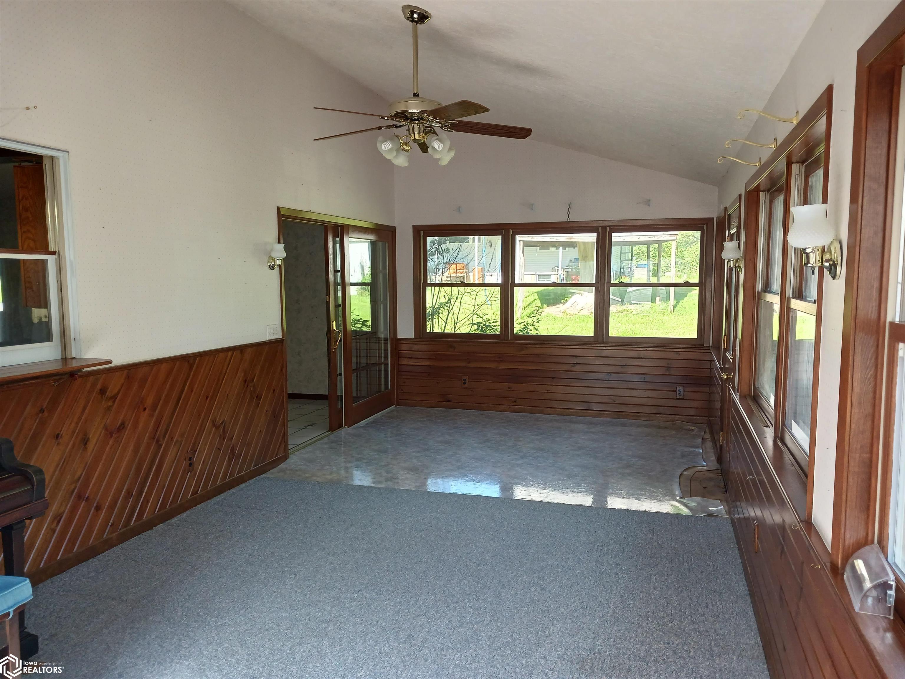 301 Carter Ave., Ottumwa, Iowa 52501, 3 Bedrooms Bedrooms, ,1 BathroomBathrooms,Single Family,For Sale,Carter Ave.,6316698